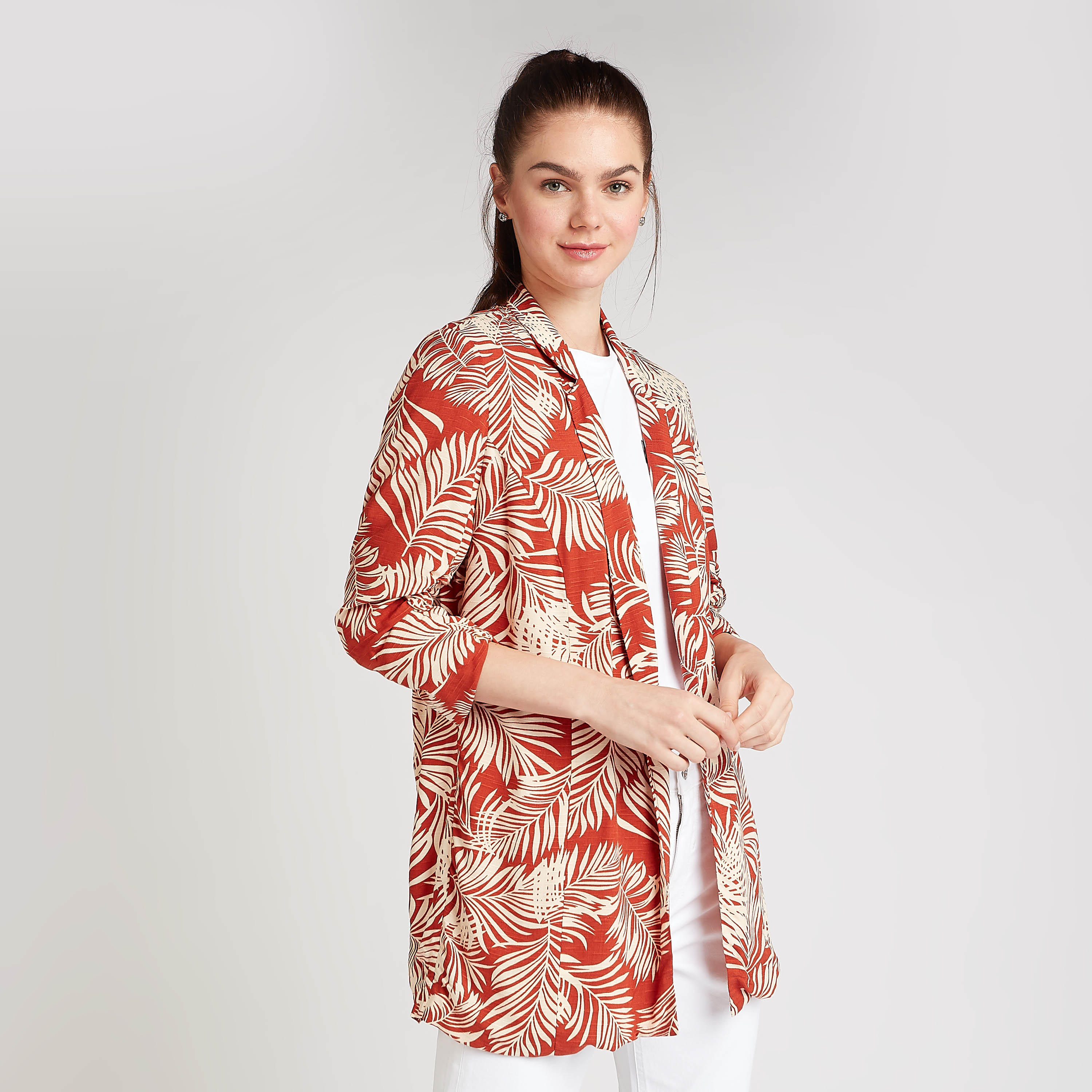 جاكيت بياقة عادية وأكمام 3/4 وطبعات أوراق-women-winterwear-coatsandjackets-jackets-image-1