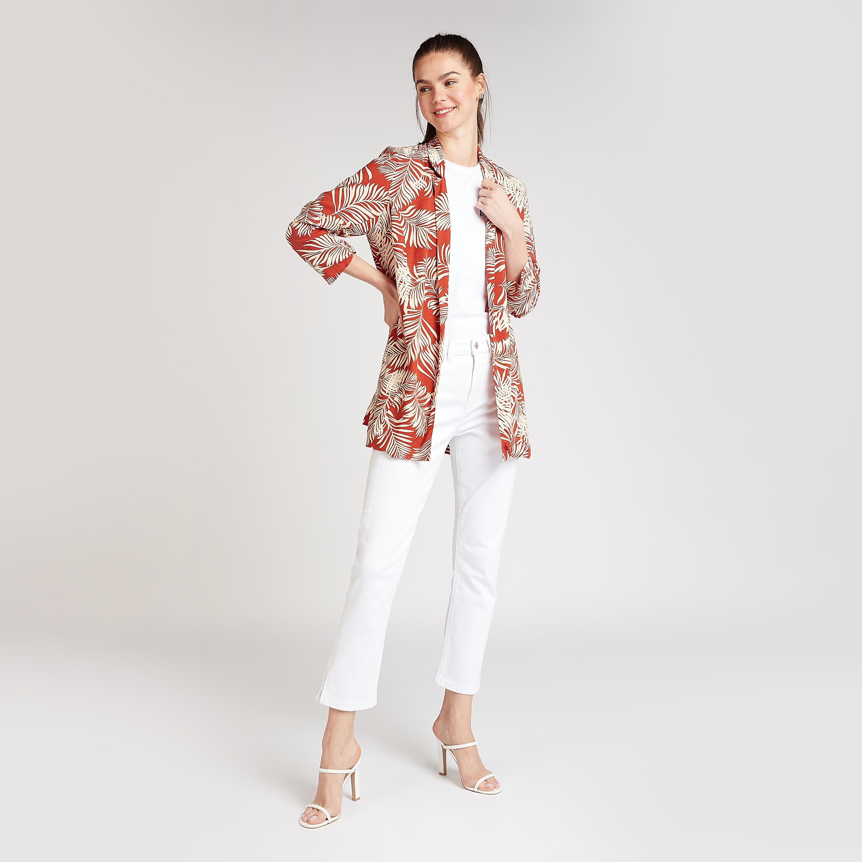 جاكيت بياقة عادية وأكمام 3/4 وطبعات أوراق-women-winterwear-coatsandjackets-jackets-image-2