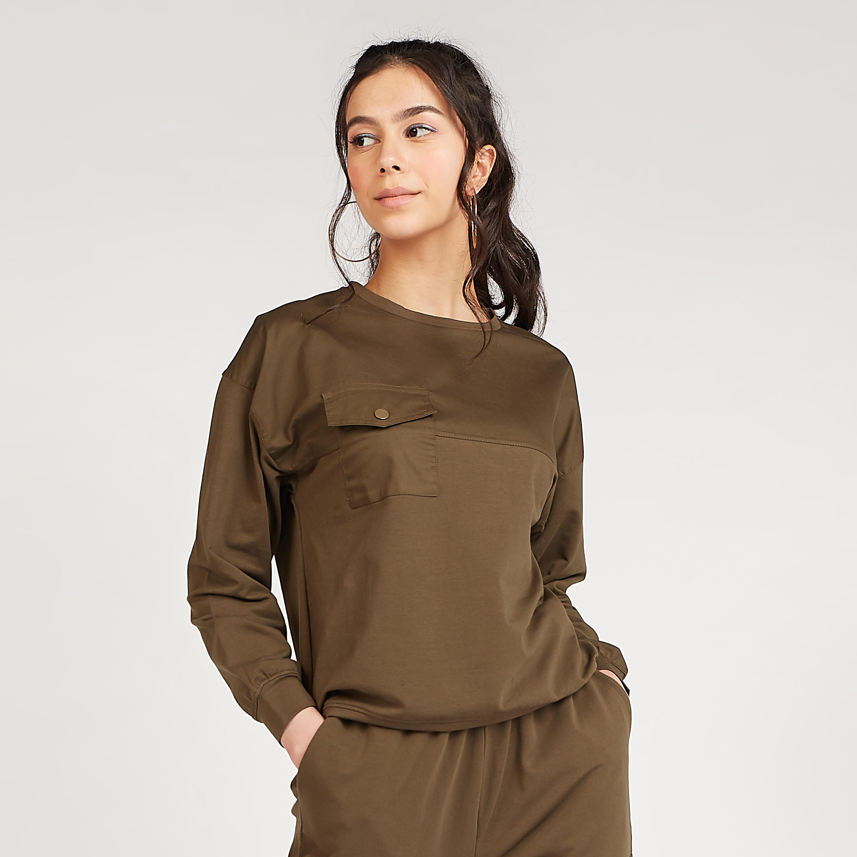 سويت شيرت سادة بياقة ضيّقة وأكمام طويلة-women-winterwear-hoodiesandsweatshirts-sweatshirts-image-5