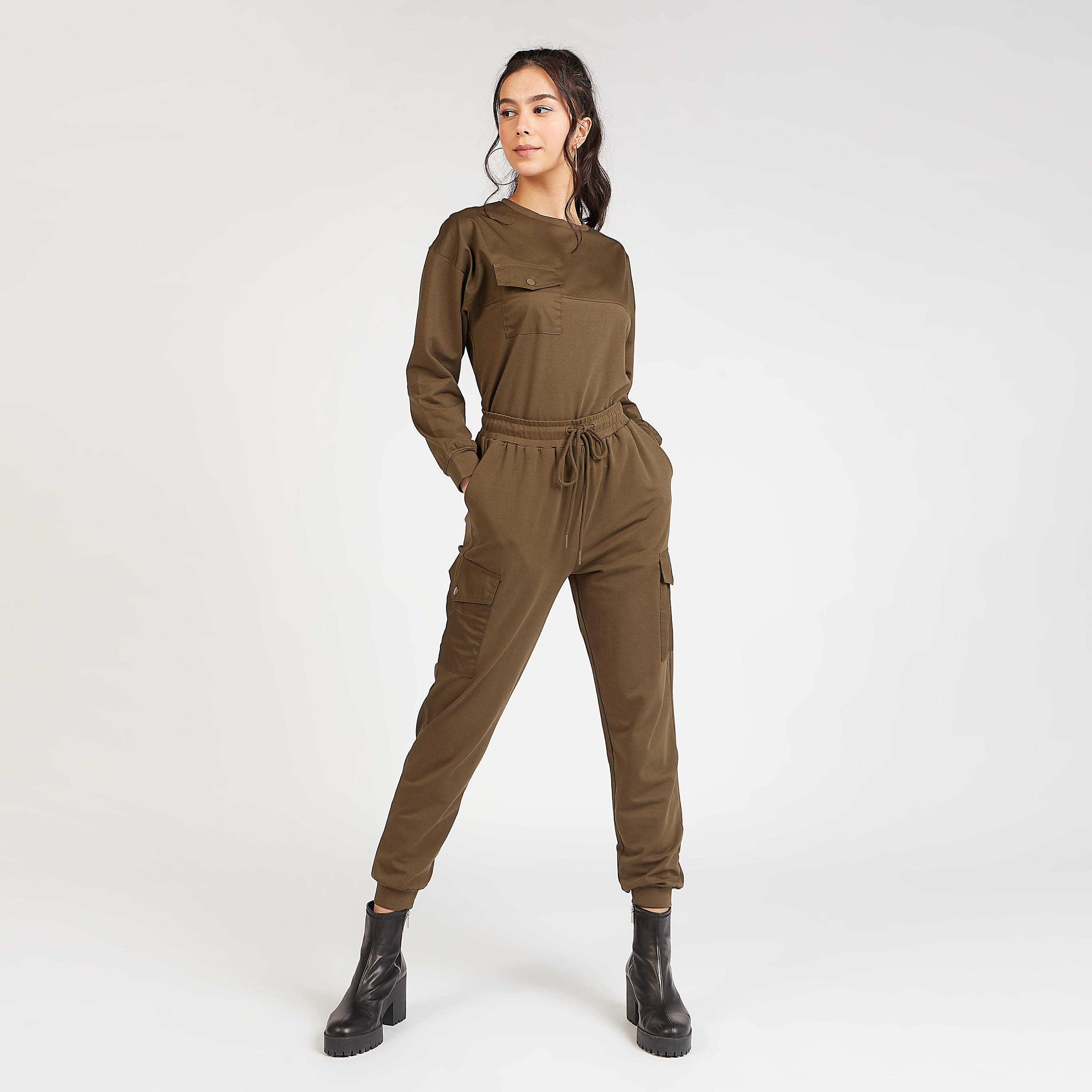 سويت شيرت سادة بياقة ضيّقة وأكمام طويلة-women-winterwear-hoodiesandsweatshirts-sweatshirts-image-4