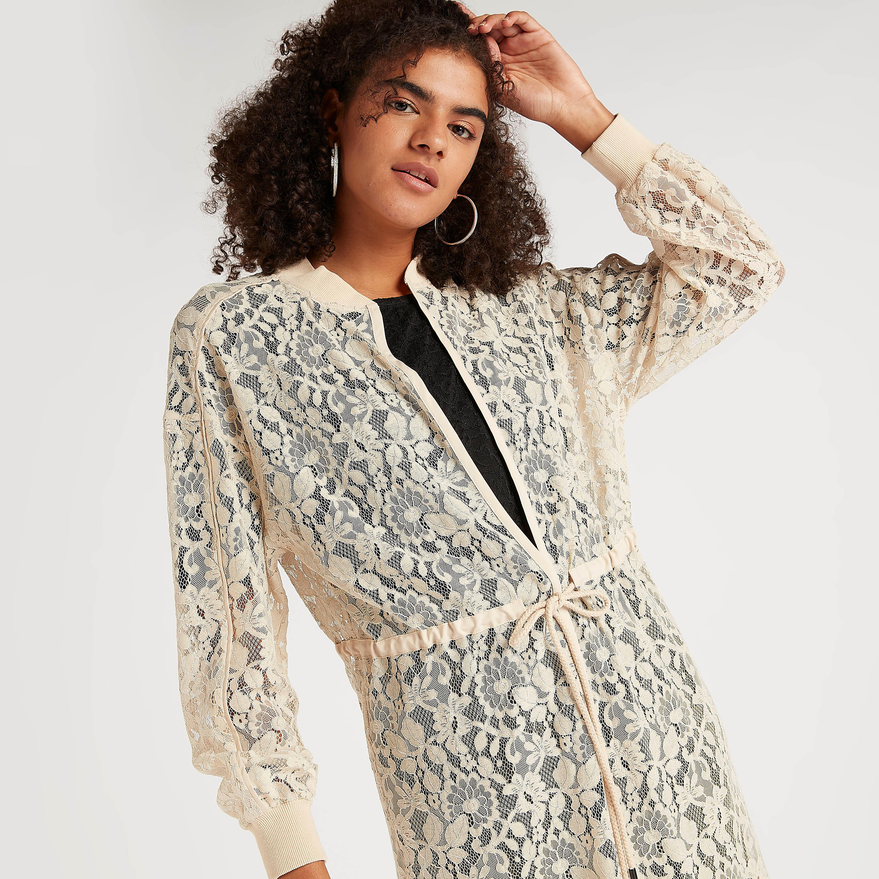 جاكيت طويل دانتيل بأكمام طويلة وأربطة على الخصر-women-winterwear-coatsandjackets-jackets-image-5