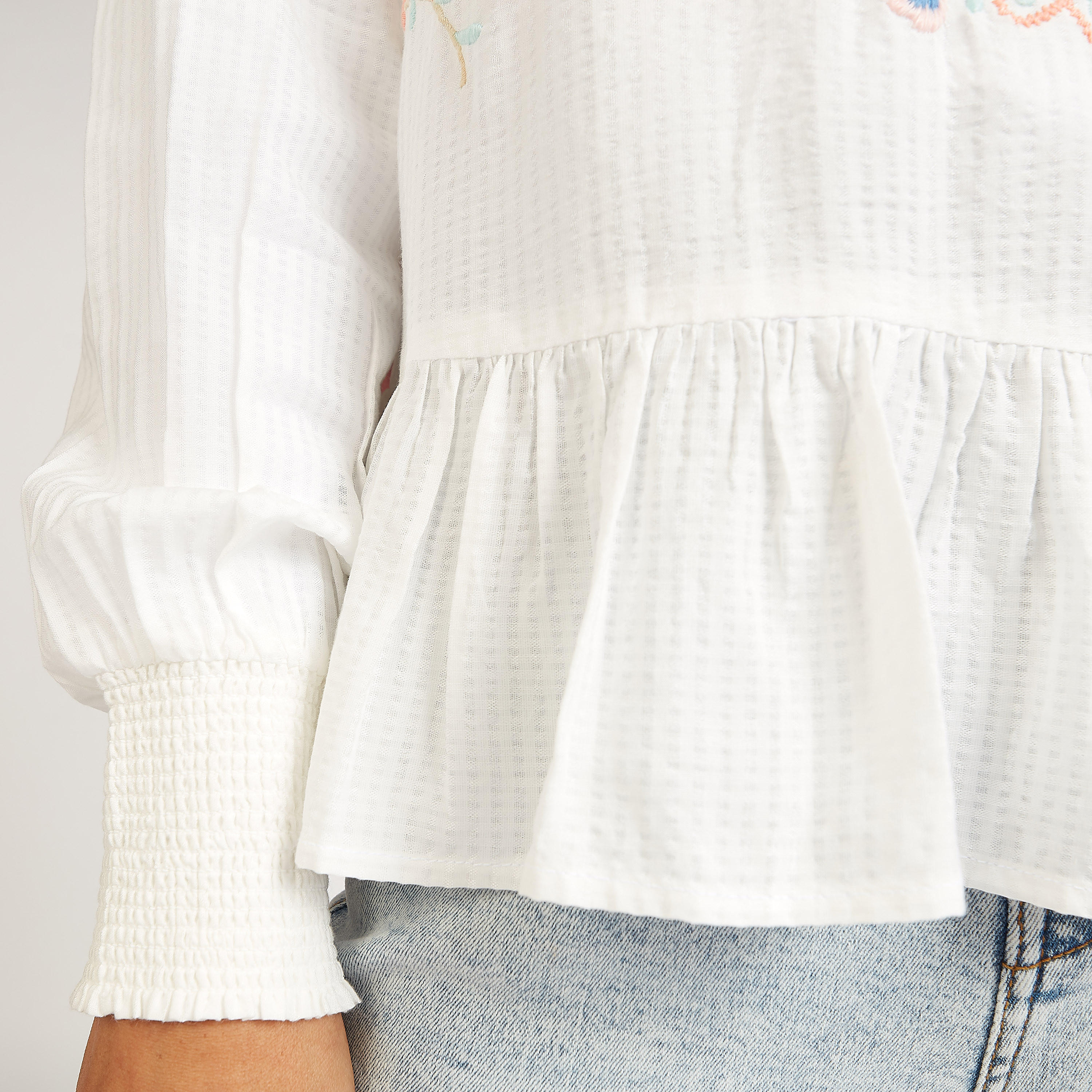 بلوزة مطرزة بياقة عالية وأكمام بيشوب-women-clothing-shirtsandblouses-blouses-image-6