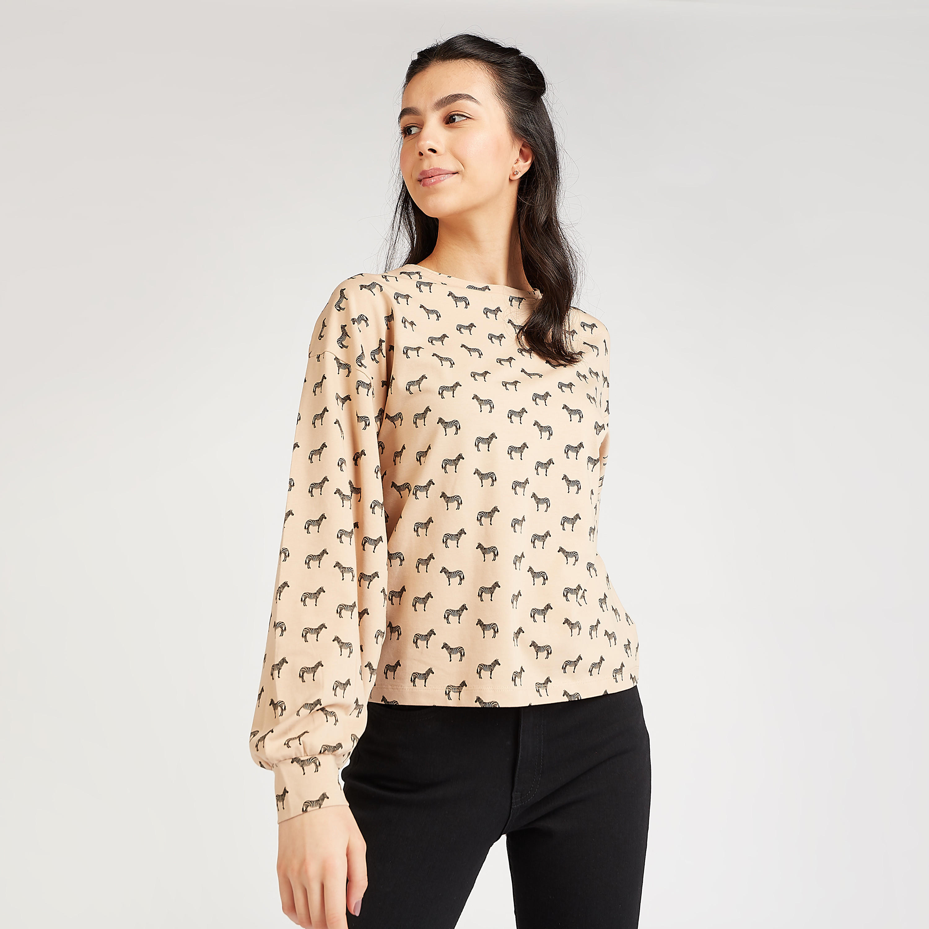 تيشيرت مستدام بياقة ضيقة وأكمام طويلة وطبعات-women-clothing-shirtsandblouses-shirts-image-1