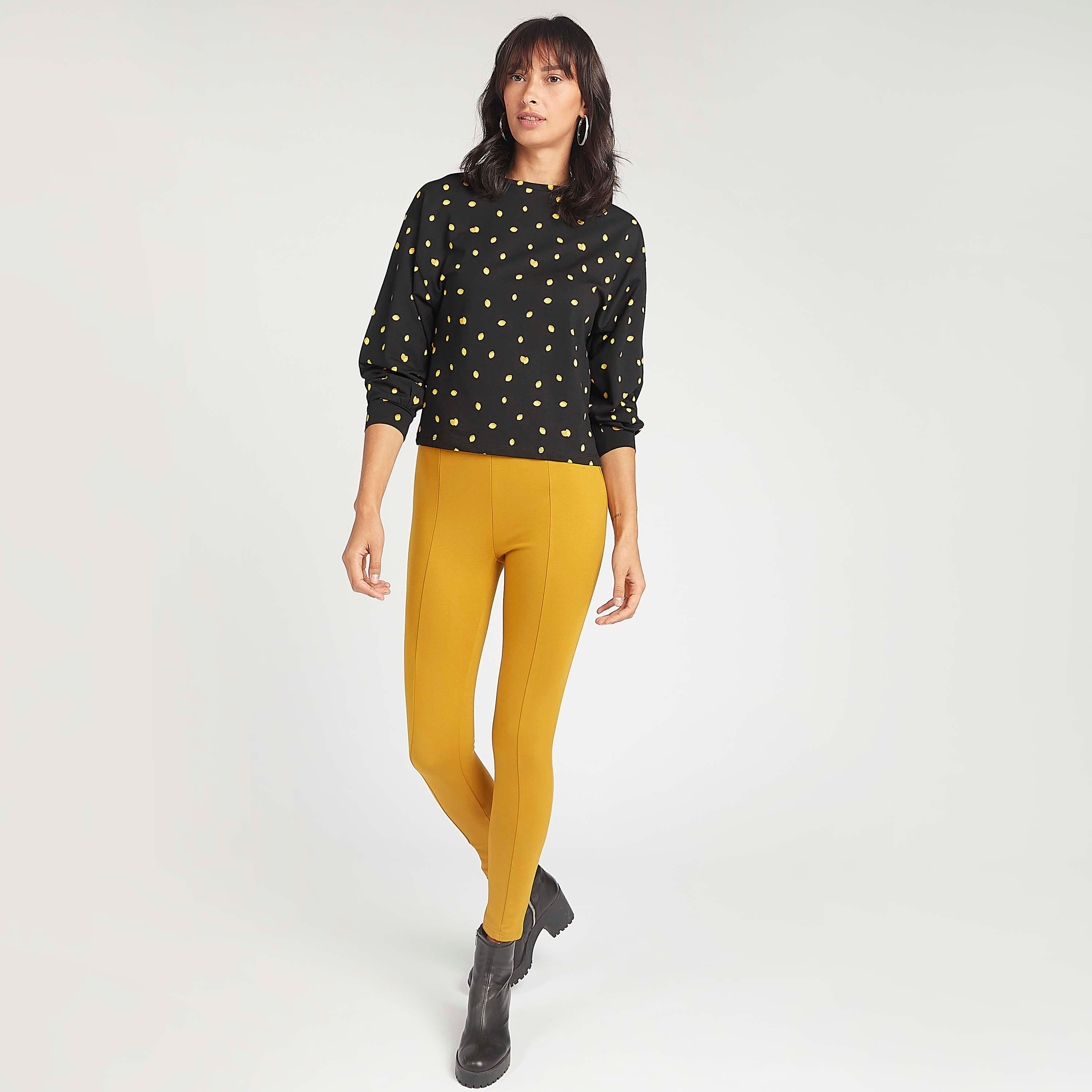 تيشيرت مستدام بياقة ضيقة وأكمام طويلة وطبعات-women-clothing-shirtsandblouses-shirts-image-2