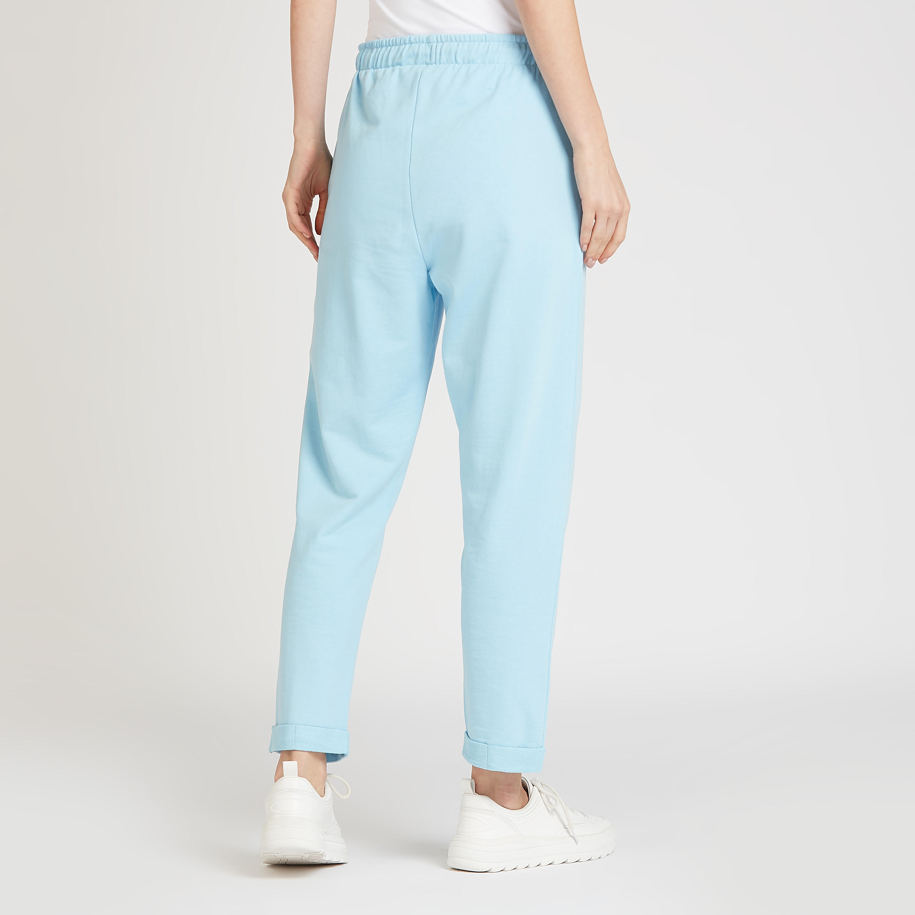 بنطلون رياضي بارز الملمس بخصر متوسط الارتفاع ورباط وتفاصيل جيوب-women-clothing-bottoms-joggers-image-4