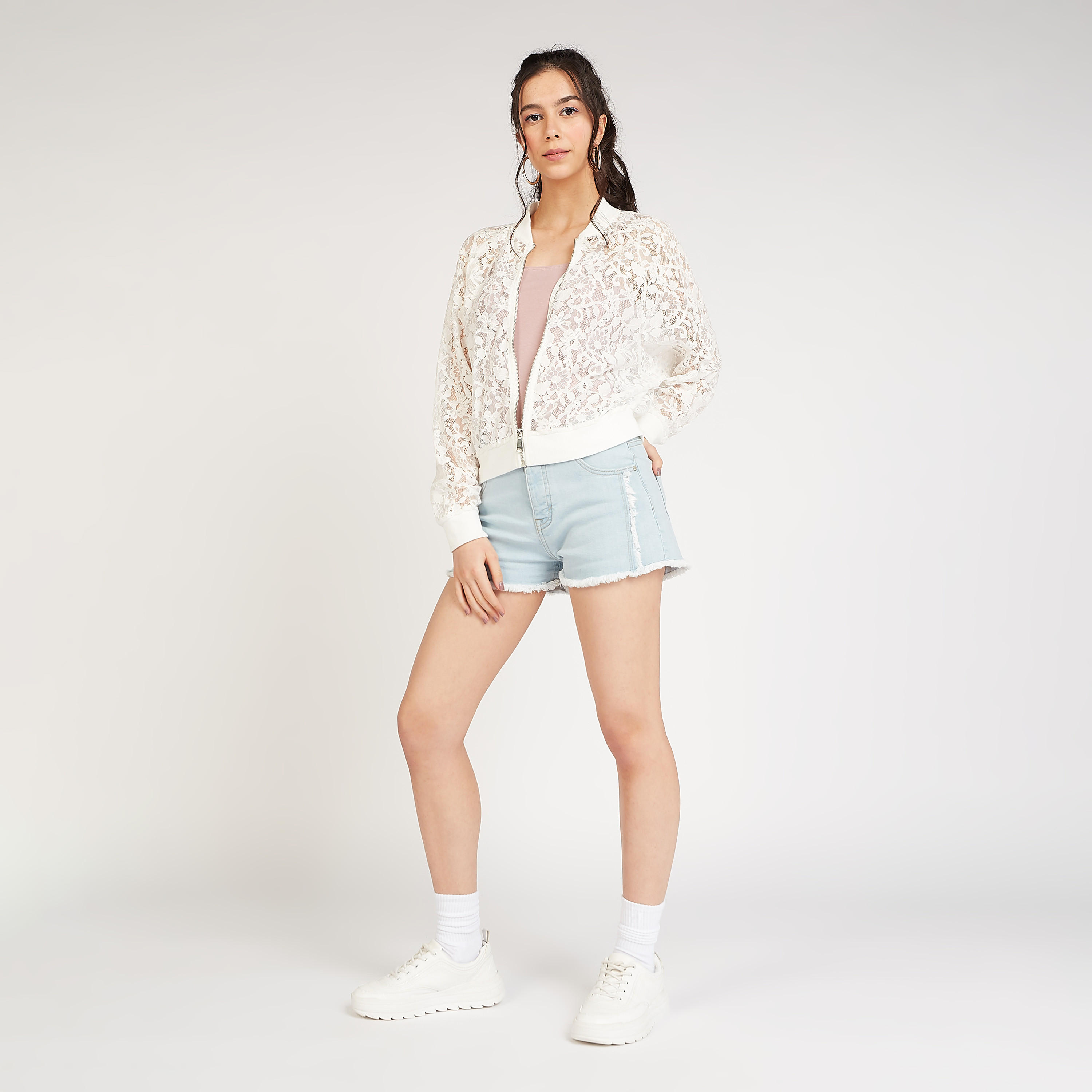 شورت مستدام دنيم بارز الملمس مرتفع بتفاصيل جيوب-women-clothing-bottoms-shorts-image-2