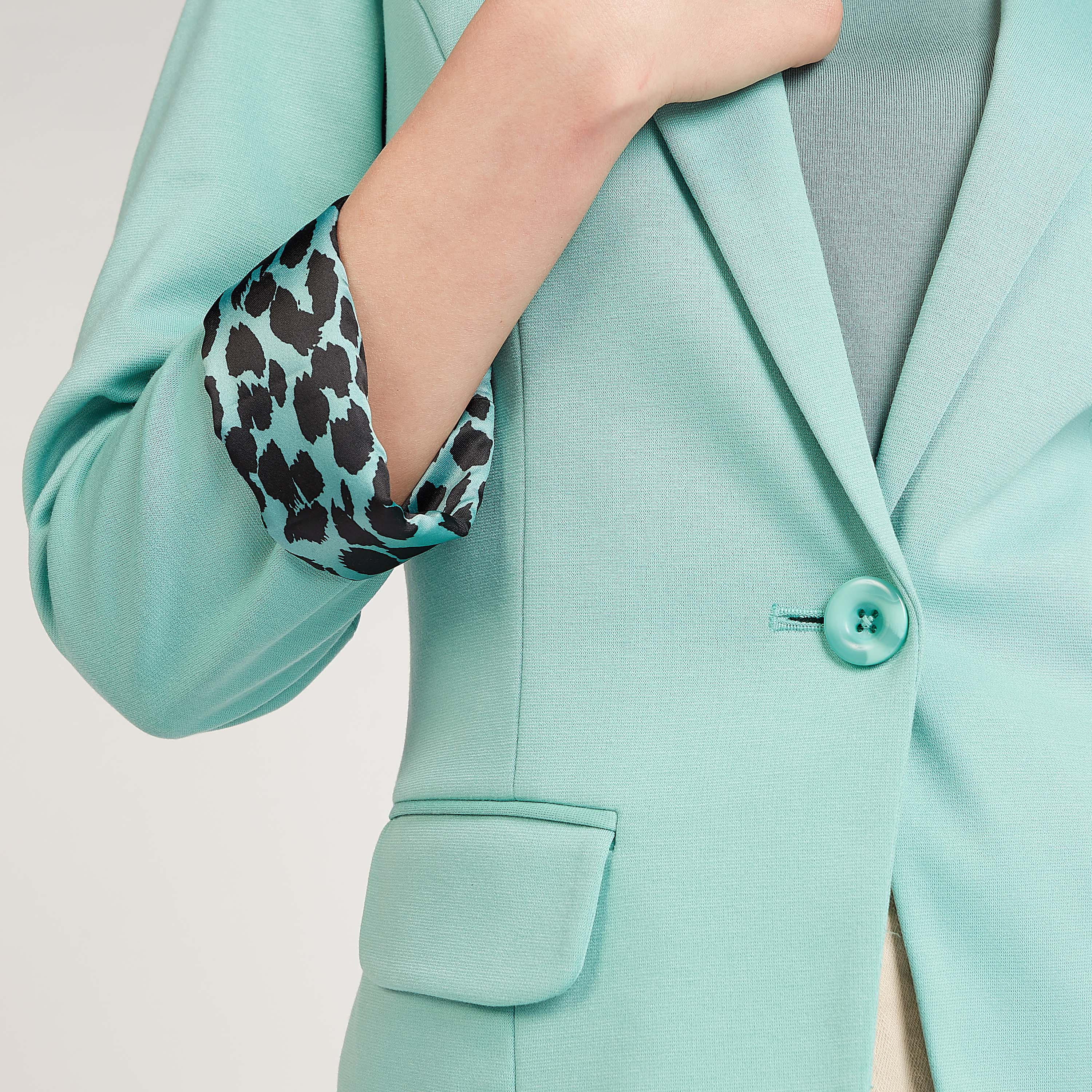 Solid Notch Lapel Lightweight Blazer with Pockets and Button Closure-women-clothing-coatsandjackets-blazers-image-6
