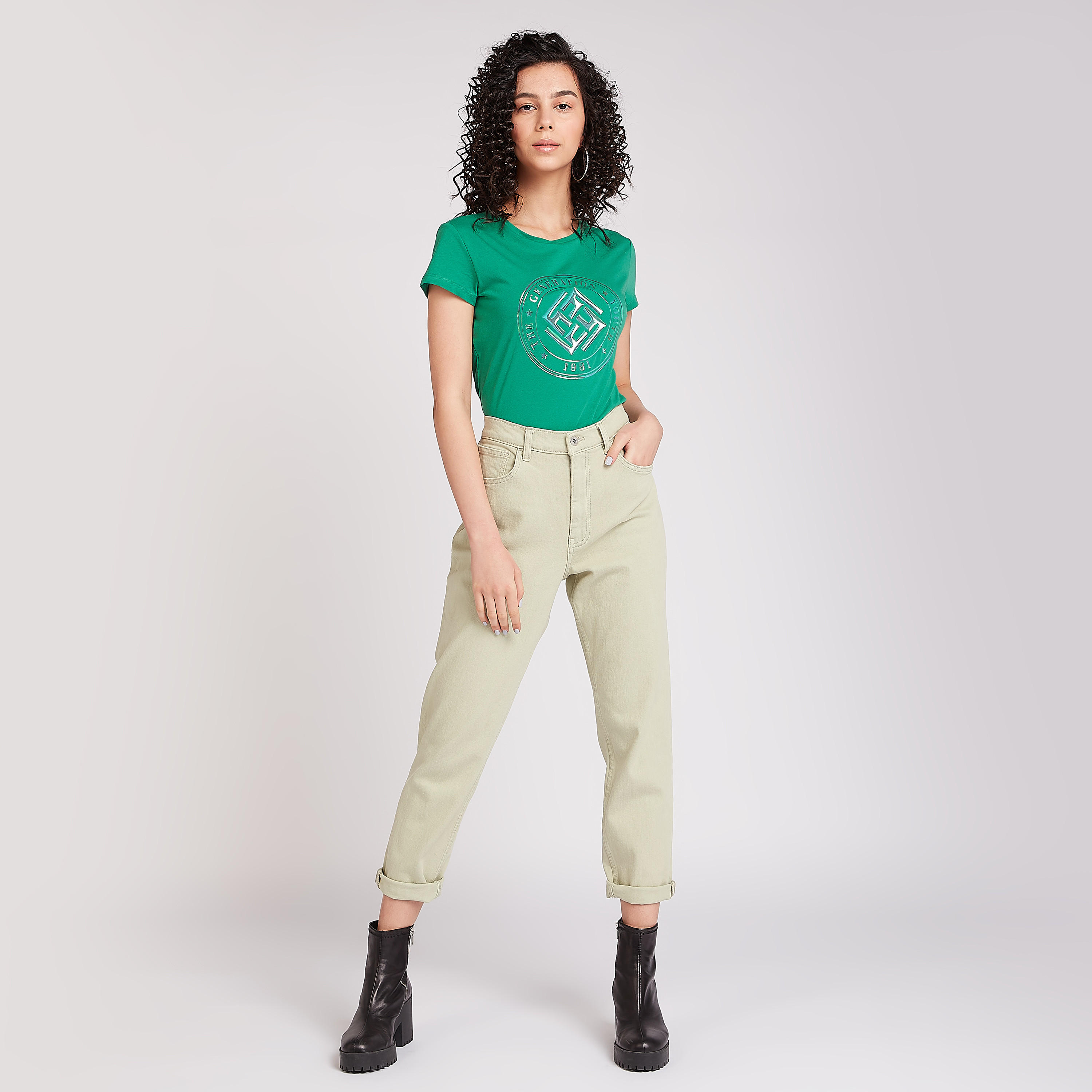 تيشيرت بياقة ضيّقة وأكمام كاب وطبعات-women-clothing-tshirts-image-3