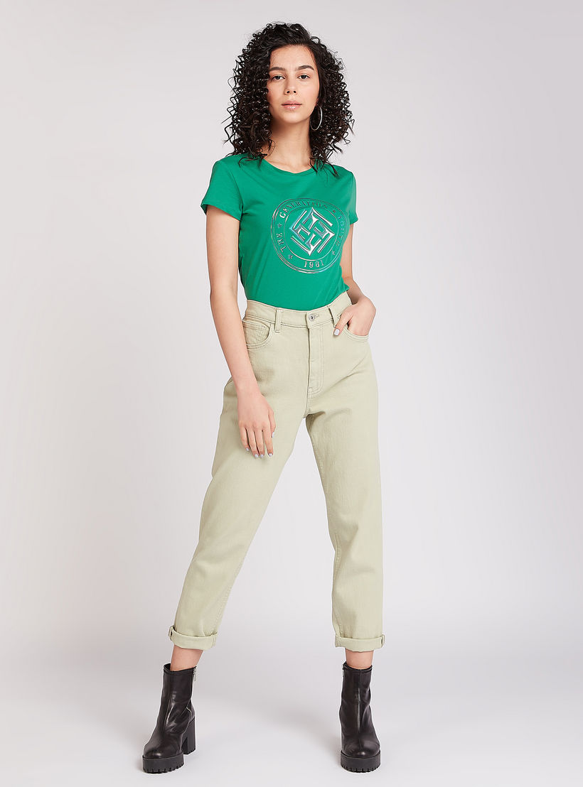 تيشيرت بياقة ضيّقة وأكمام كاب وطبعات-women-clothing-tshirts-image-3