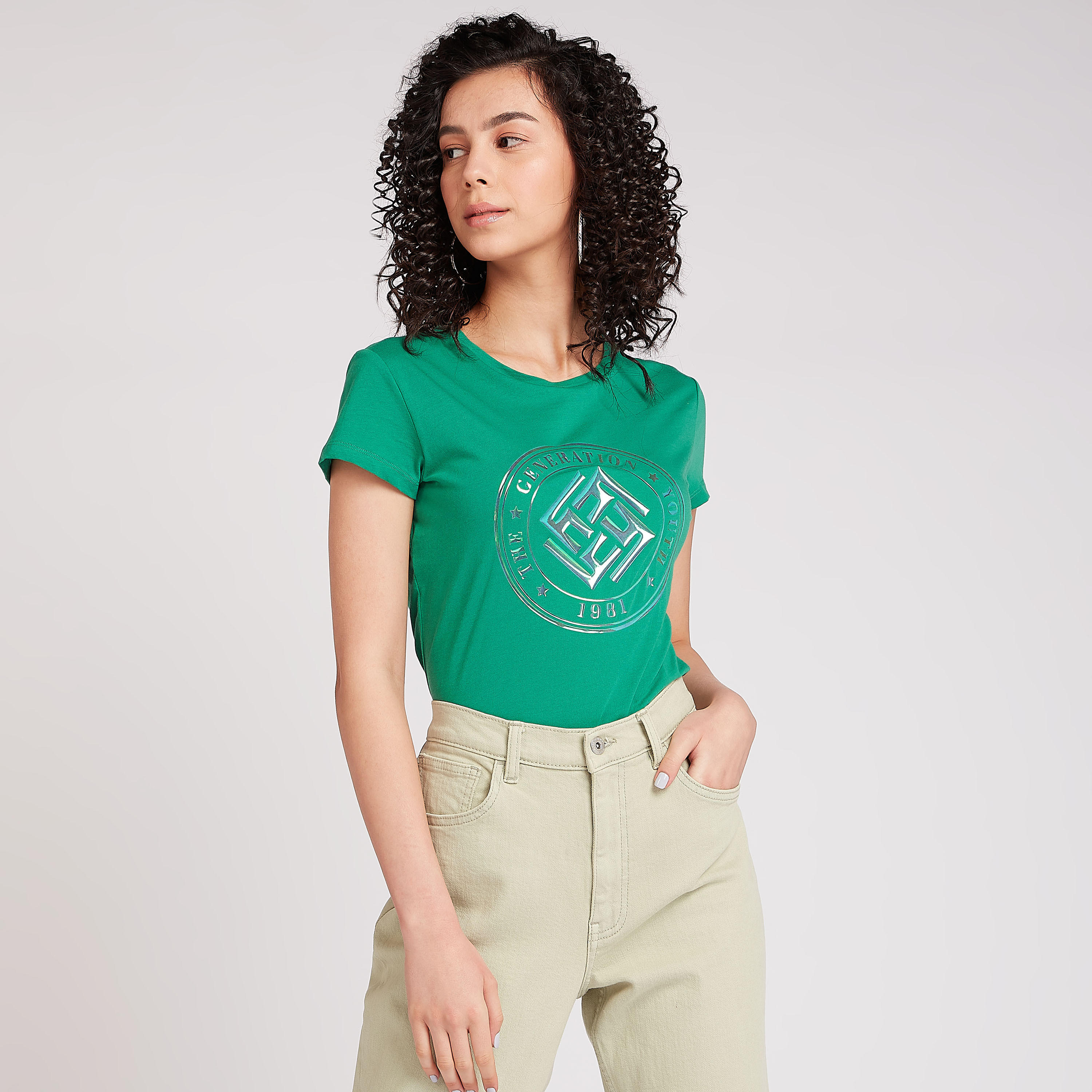 تيشيرت بياقة ضيّقة وأكمام كاب وطبعات-women-clothing-tshirts-image-2