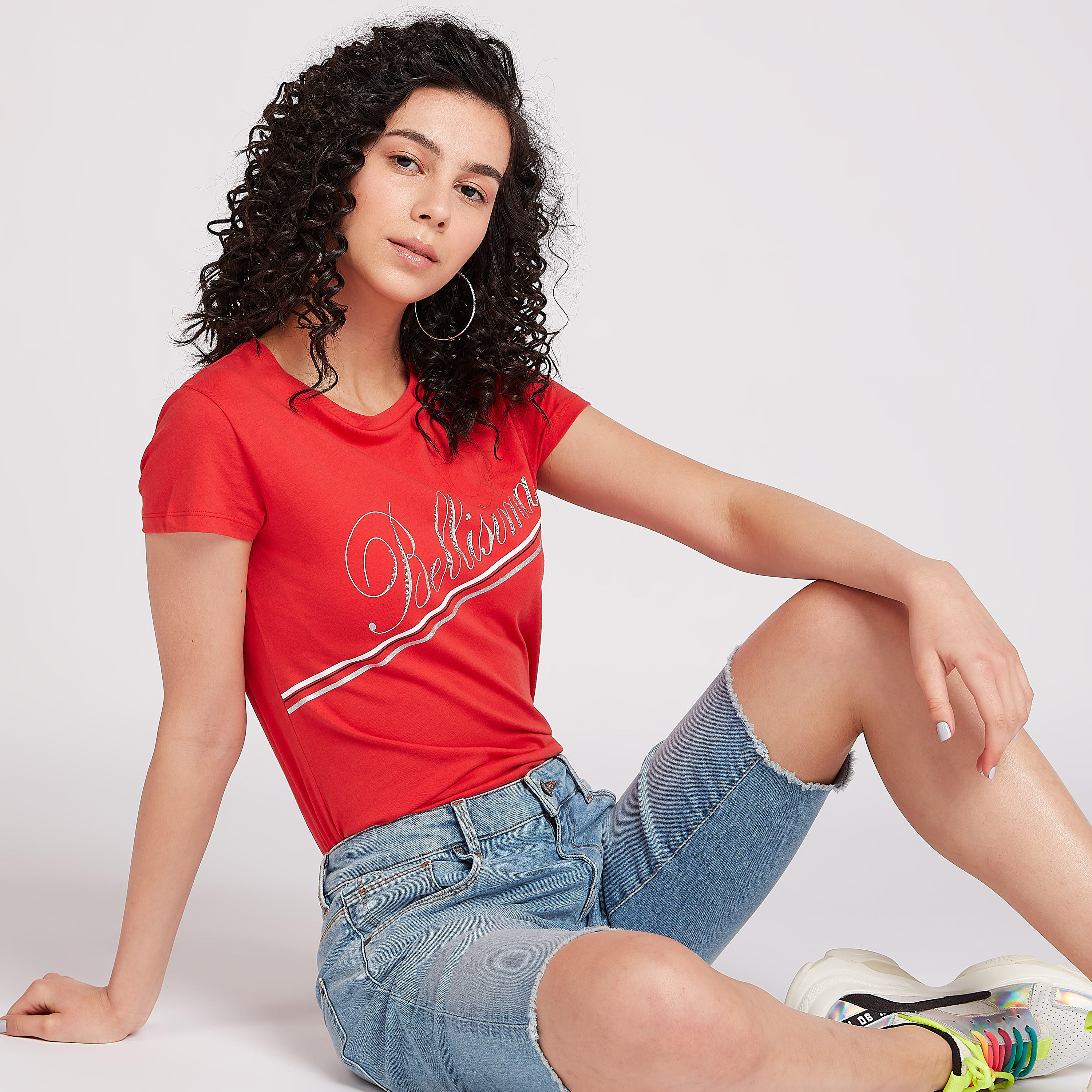 تيشيرت مزيّن بياقة ضيّقة وأكمام كاب-women-clothing-tshirts-image-1