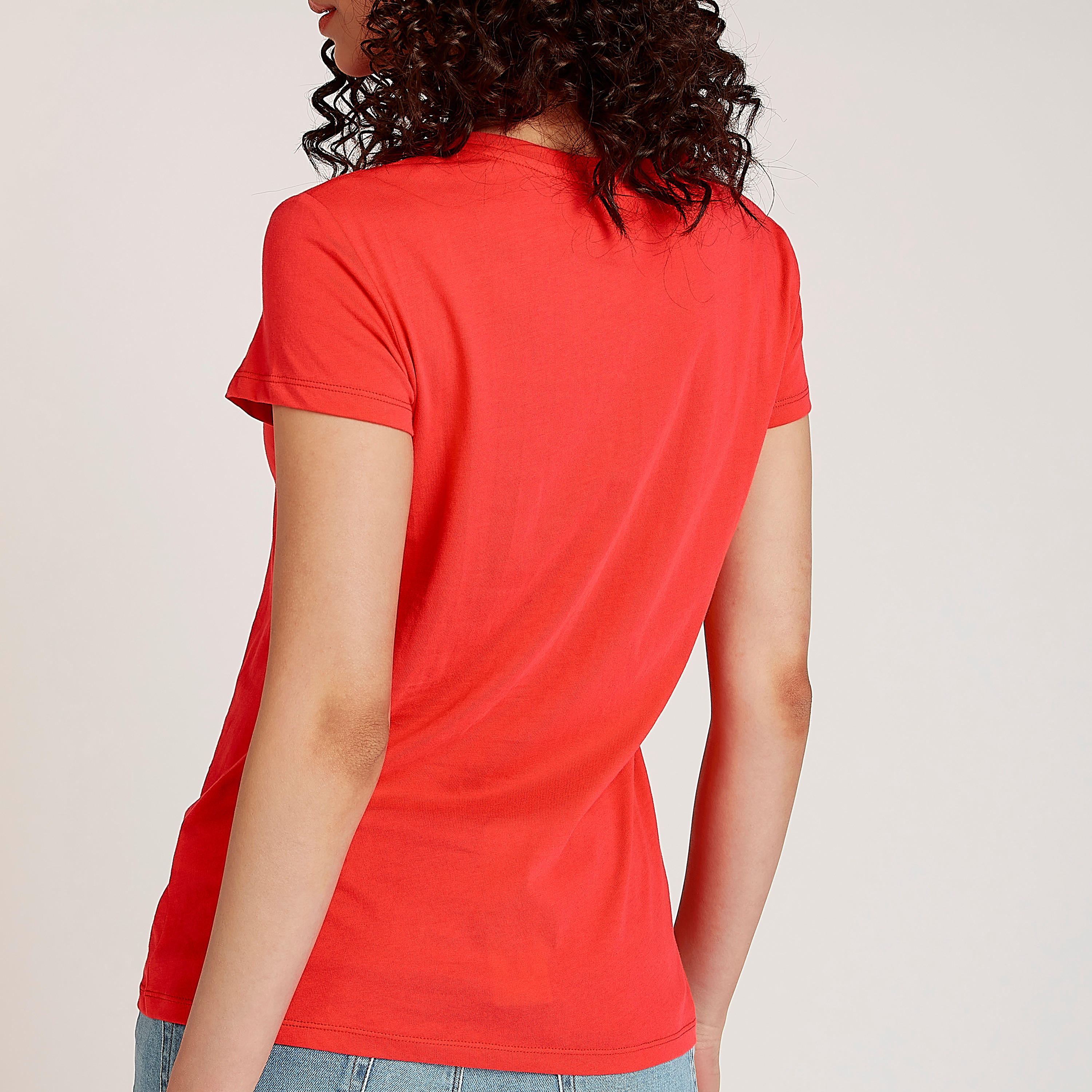 تيشيرت مزيّن بياقة ضيّقة وأكمام كاب-women-clothing-tshirts-image-4