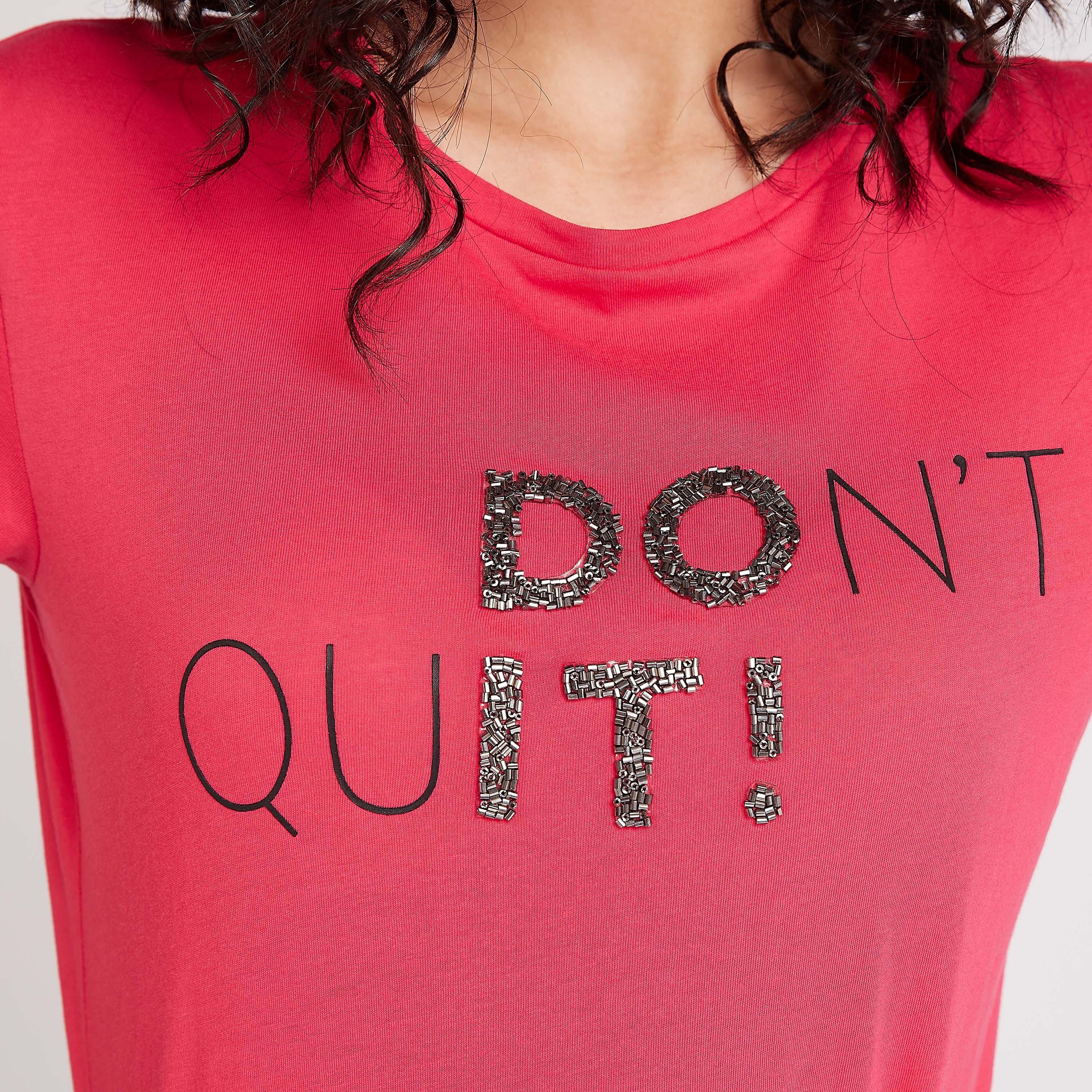 تيشيرت بياقة ضيّقة وأكمام كاب وطبعات-women-clothing-tshirts-image-3