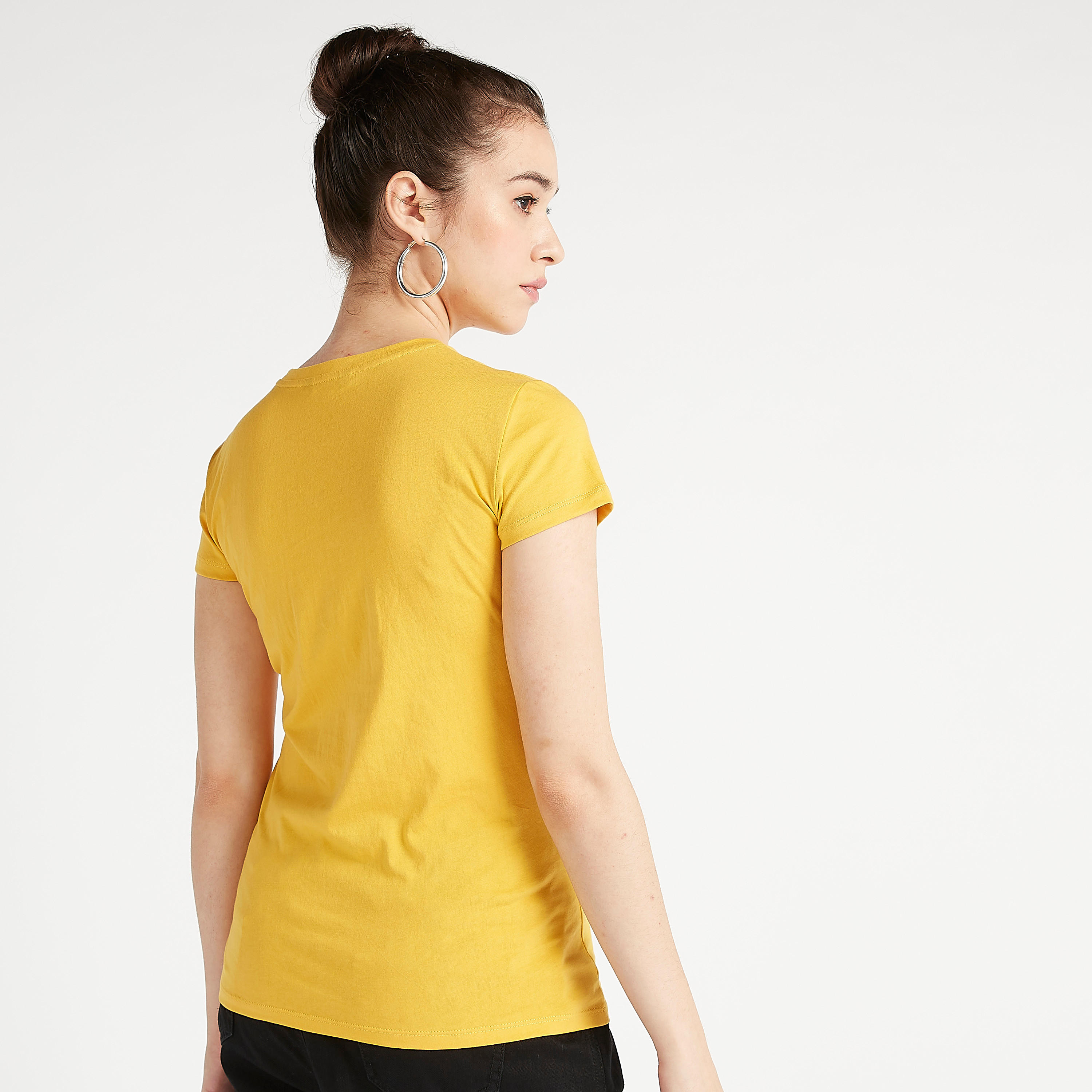 تيشيرت بياقة ضيّقة وأكمام كاب وطبعات شعار-women-clothing-tshirts-image-4