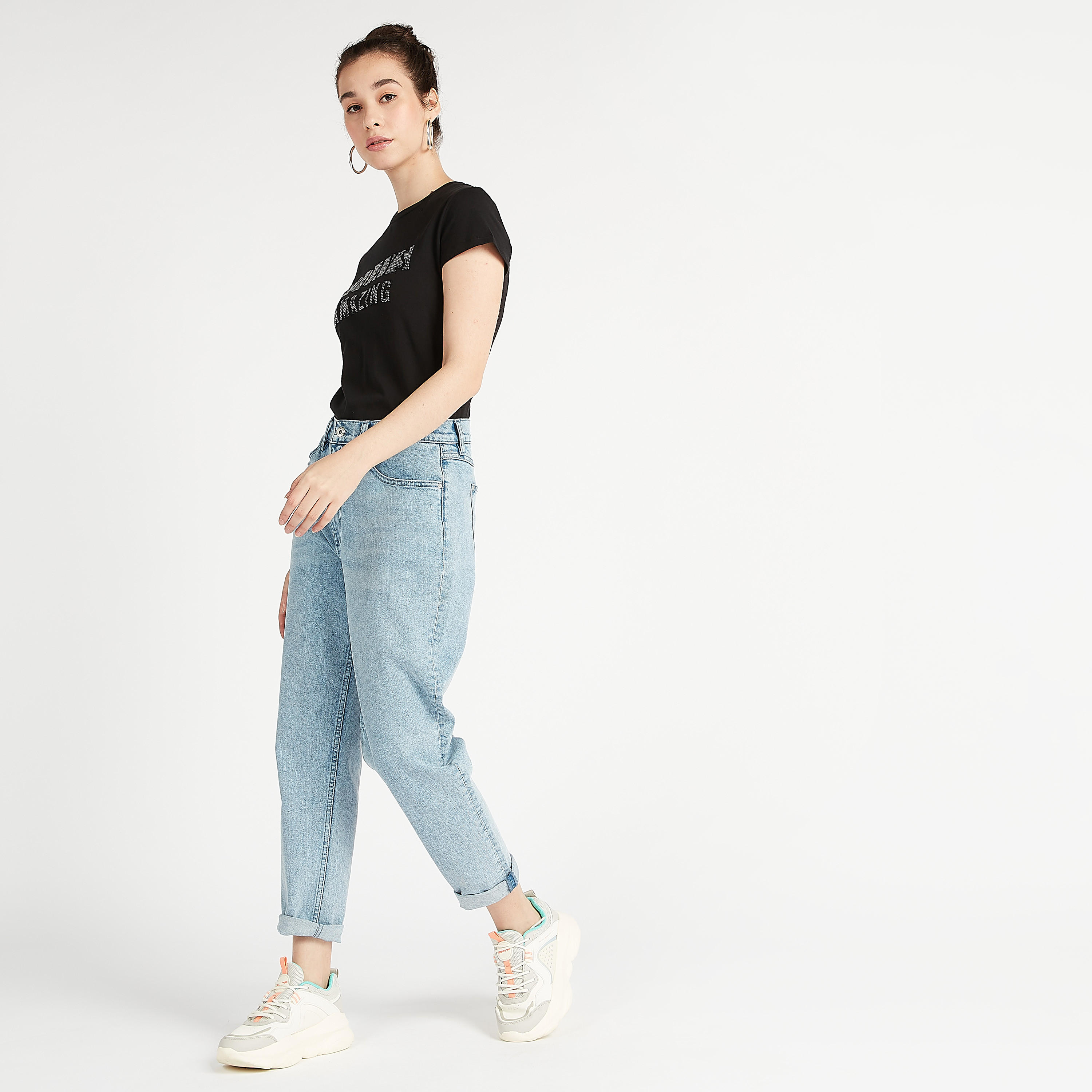 تيشيرت بياقة ضيّقة وأكمام كاب وطبعات-women-clothing-tshirts-image-5