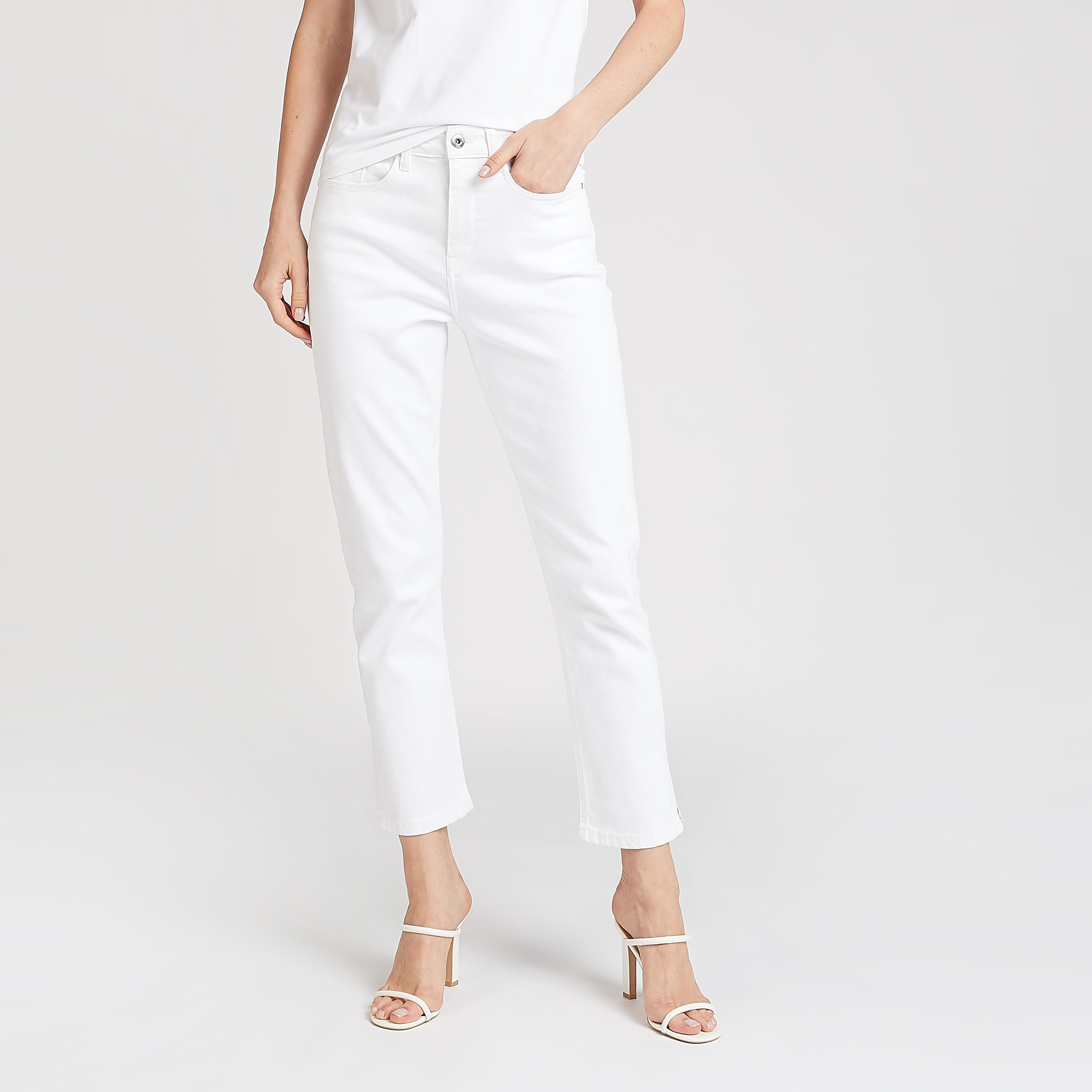 بنطلون جينز مستدام بطول الكاحل بزر إغلاق وجيوب-women-clothing-bottoms-jeans-image-1