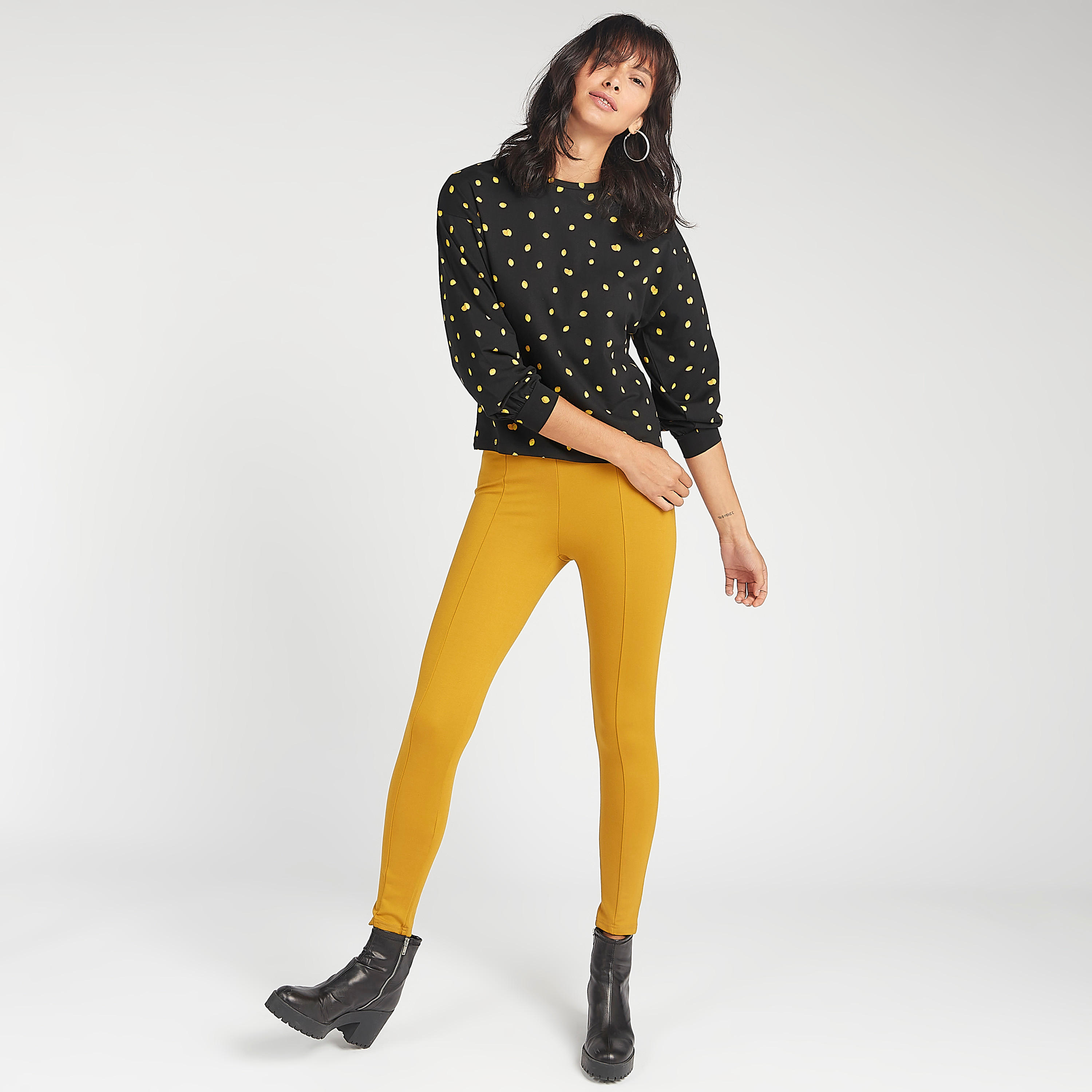 بنطلون ليقنز سادة بخصر مطّاطي-women-clothing-bottoms-leggings-image-4
