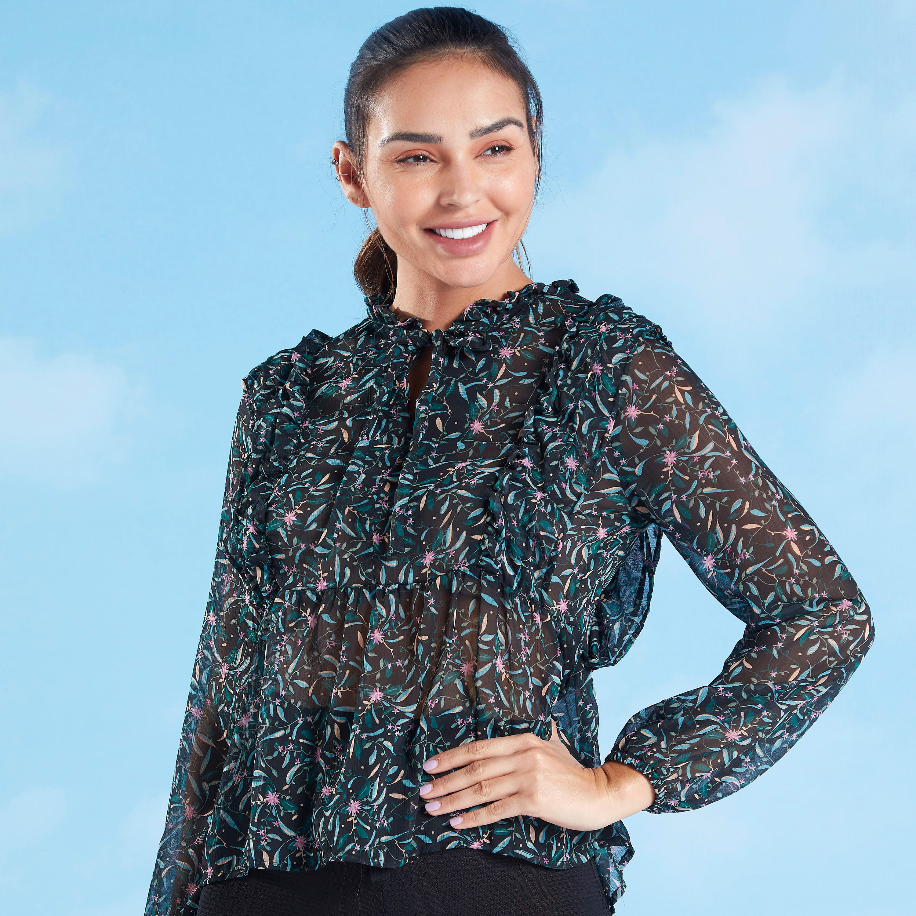 بلوزة بطبعات وأكمام طويلة وتفاصيل كشكشة وربطة عنق-women-clothing-shirtsandblouses-blouses-image-1