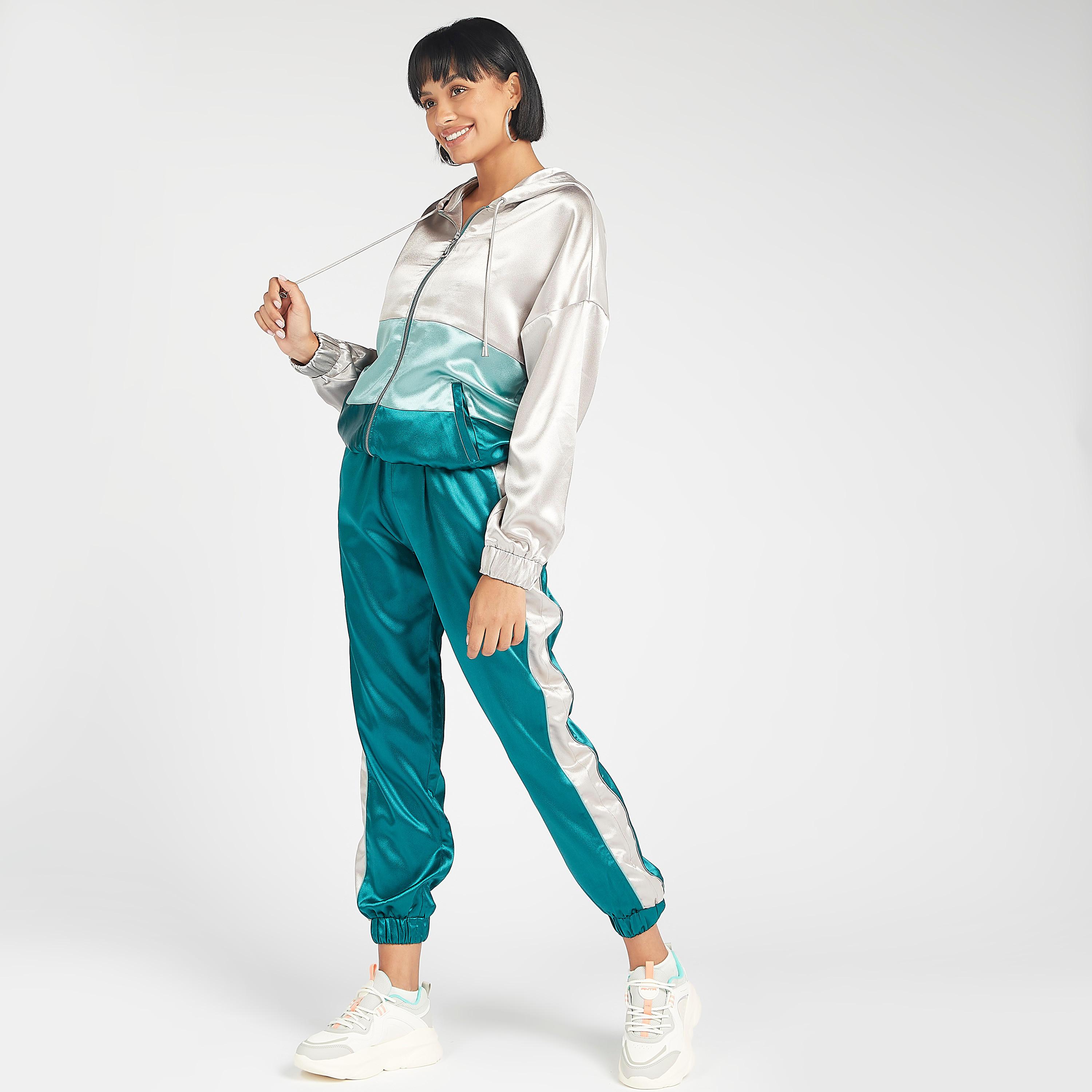 بنطلون رياضي سادة بخصر مطاطي وجيوب-women-clothing-bottoms-joggers-image-3
