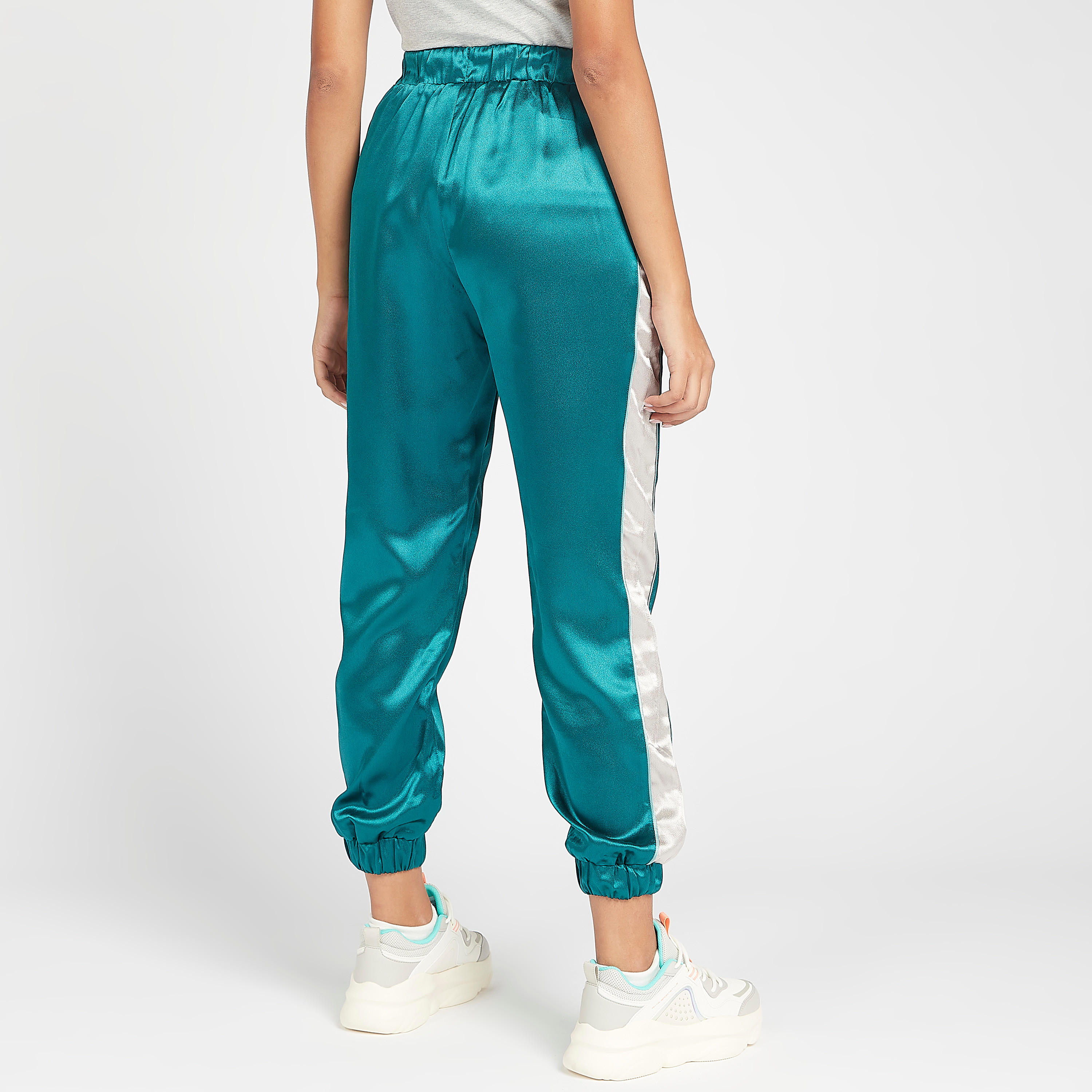 بنطلون رياضي سادة بخصر مطاطي وجيوب-women-clothing-bottoms-joggers-image-1
