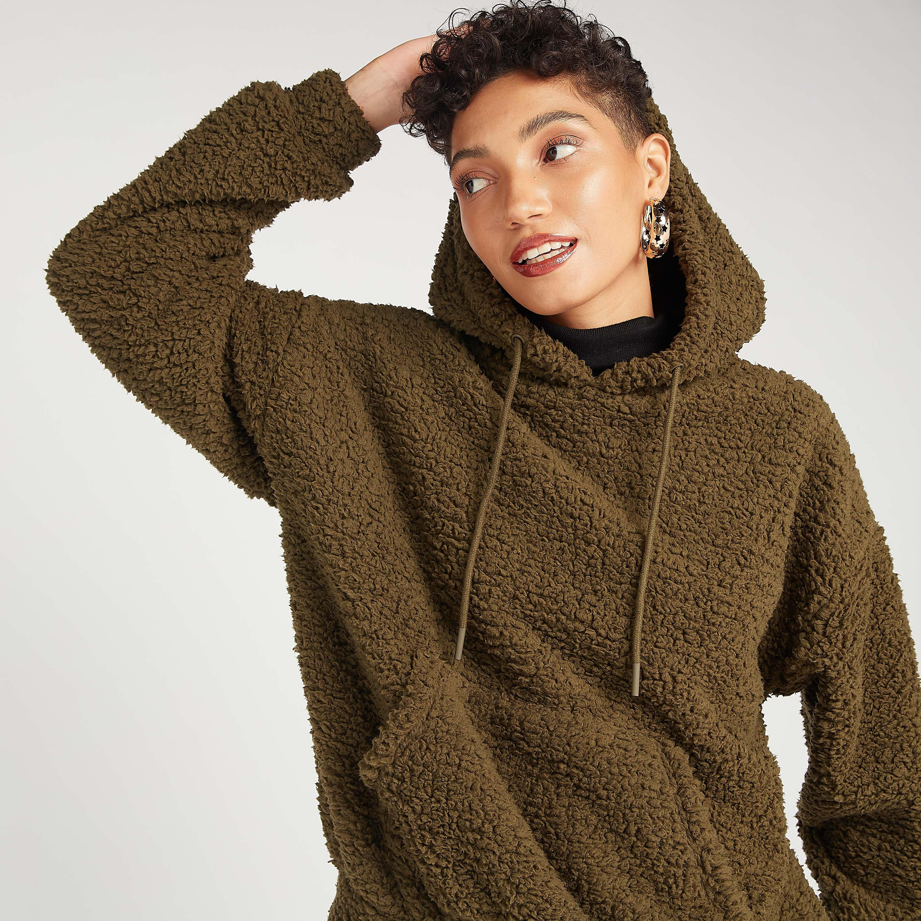 سويت شيرت شيربا بارز الملمس بأكمام طويلة وقبّعة-women-clothing-cardigansandjumpers-jumpers-image-1