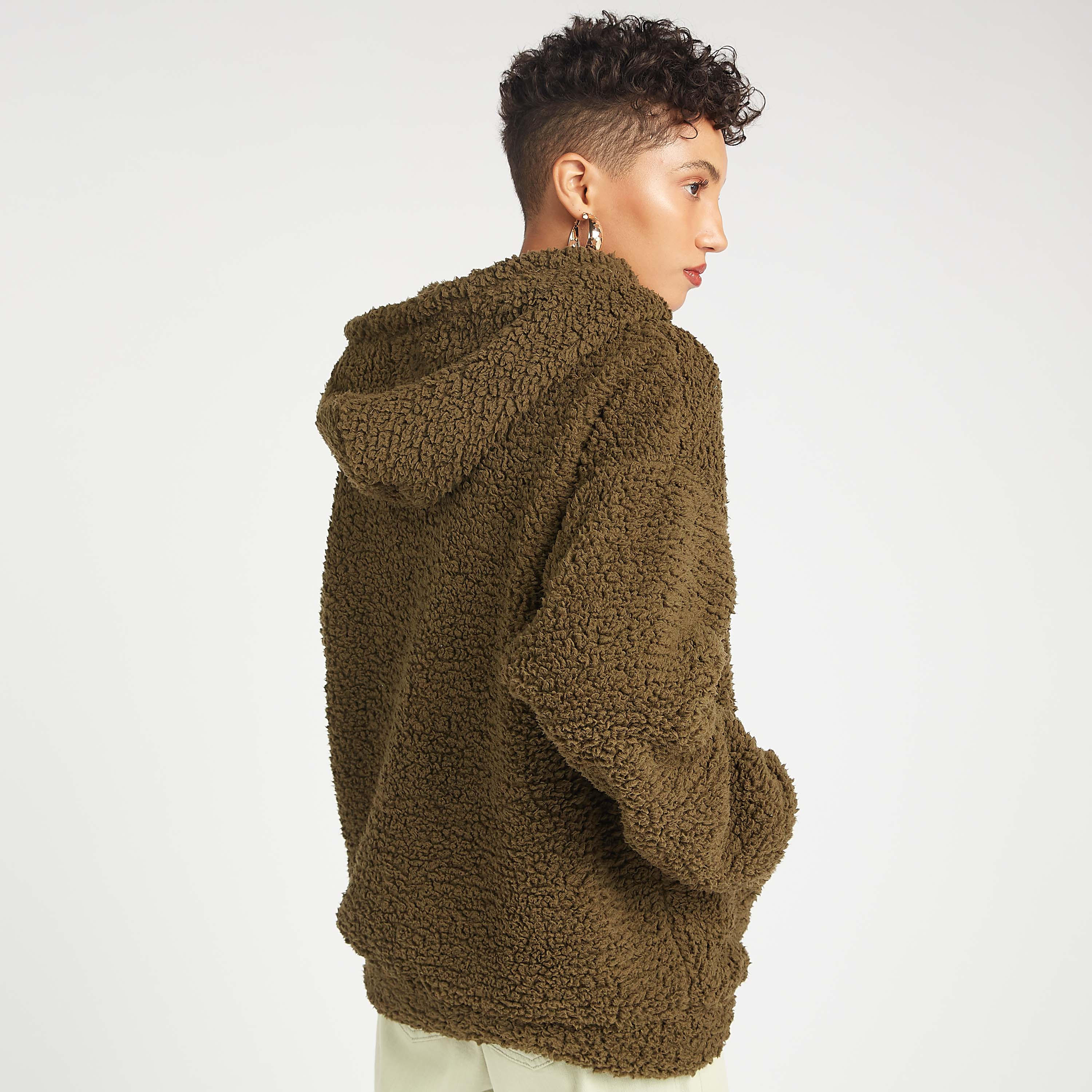 سويت شيرت شيربا بارز الملمس بأكمام طويلة وقبّعة-women-clothing-cardigansandjumpers-jumpers-image-4