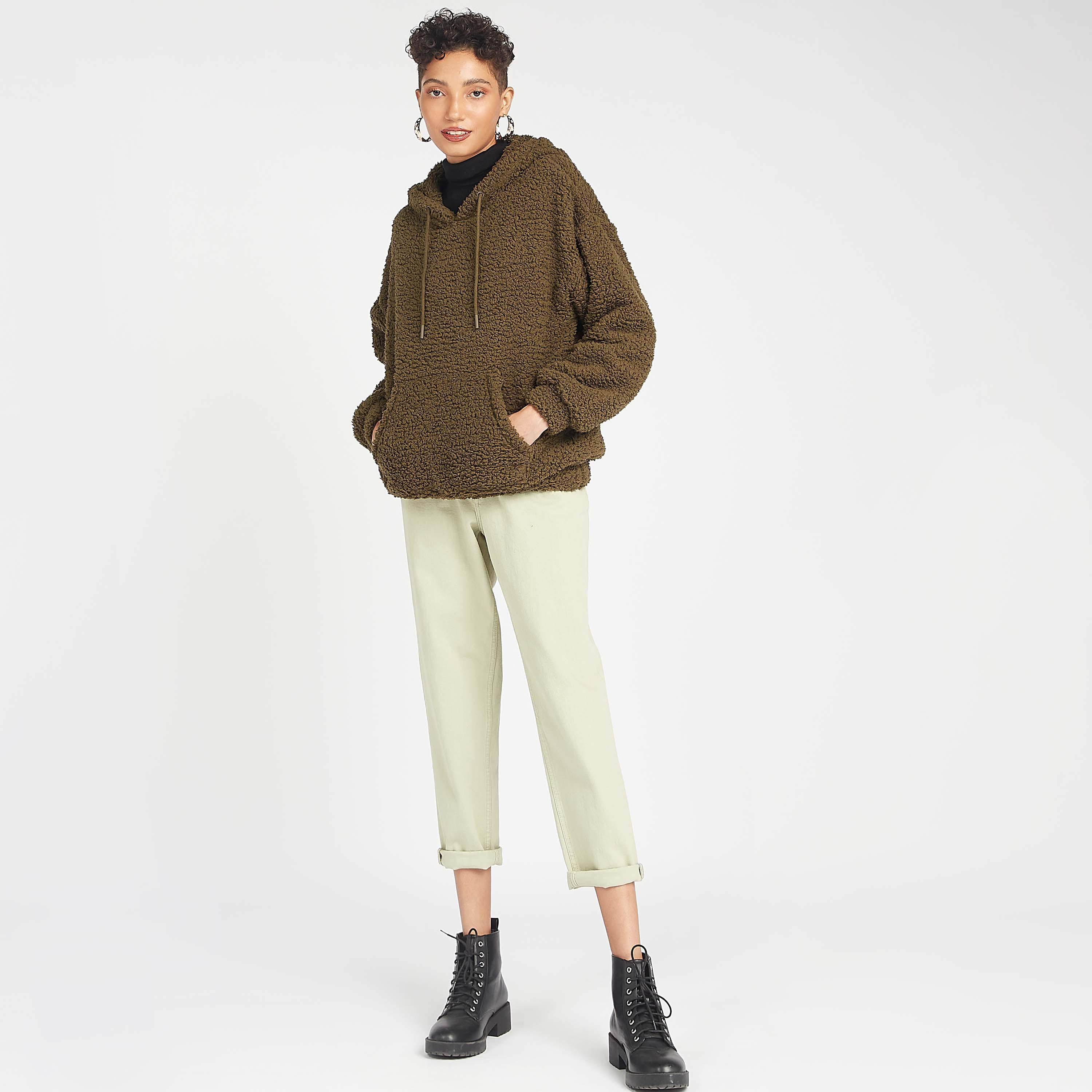 سويت شيرت شيربا بارز الملمس بأكمام طويلة وقبّعة-women-clothing-cardigansandjumpers-jumpers-image-8