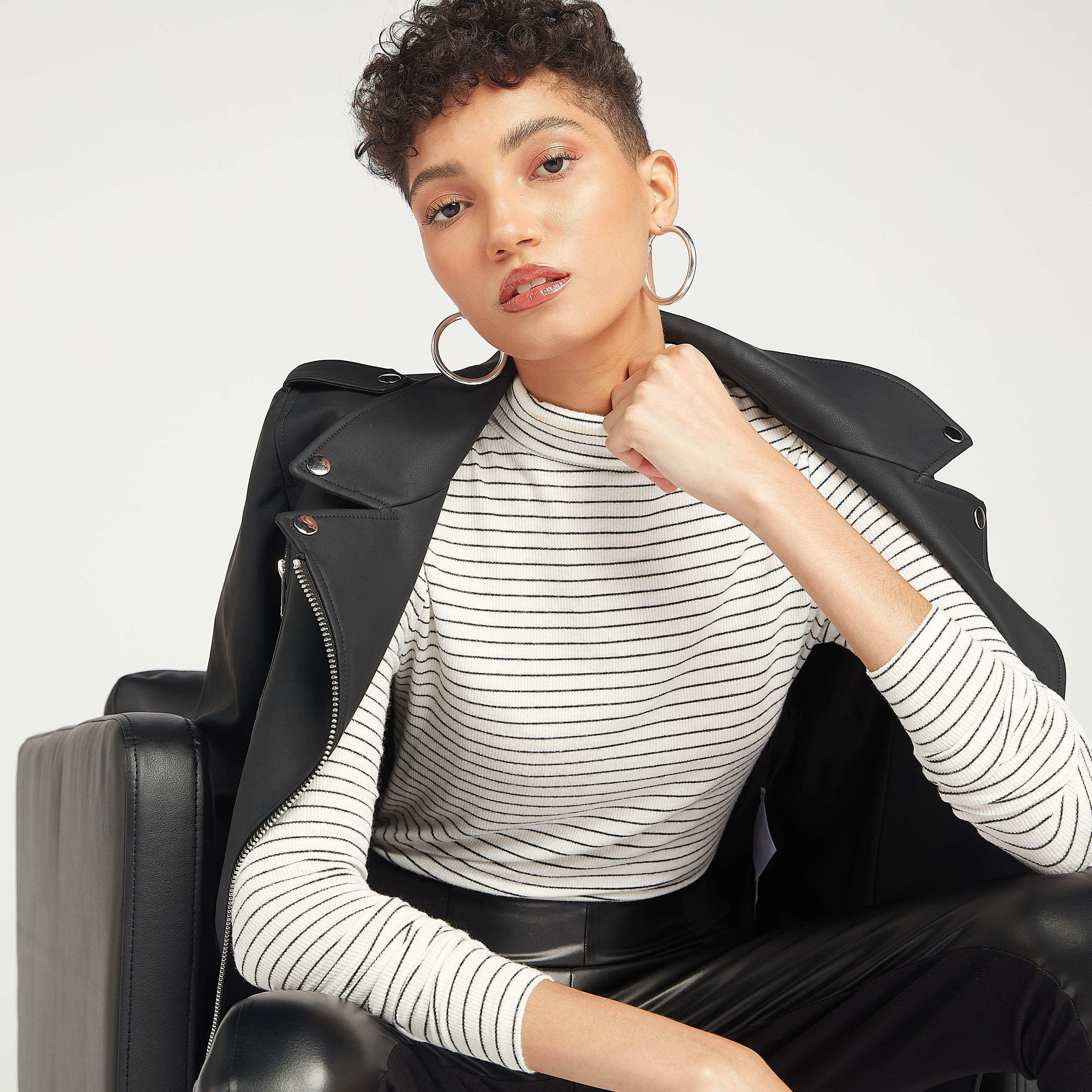 كنزة مخططة بأكمام طويلة وياقة عالية-women-clothing-cardigansandjumpers-jumpers-image-6