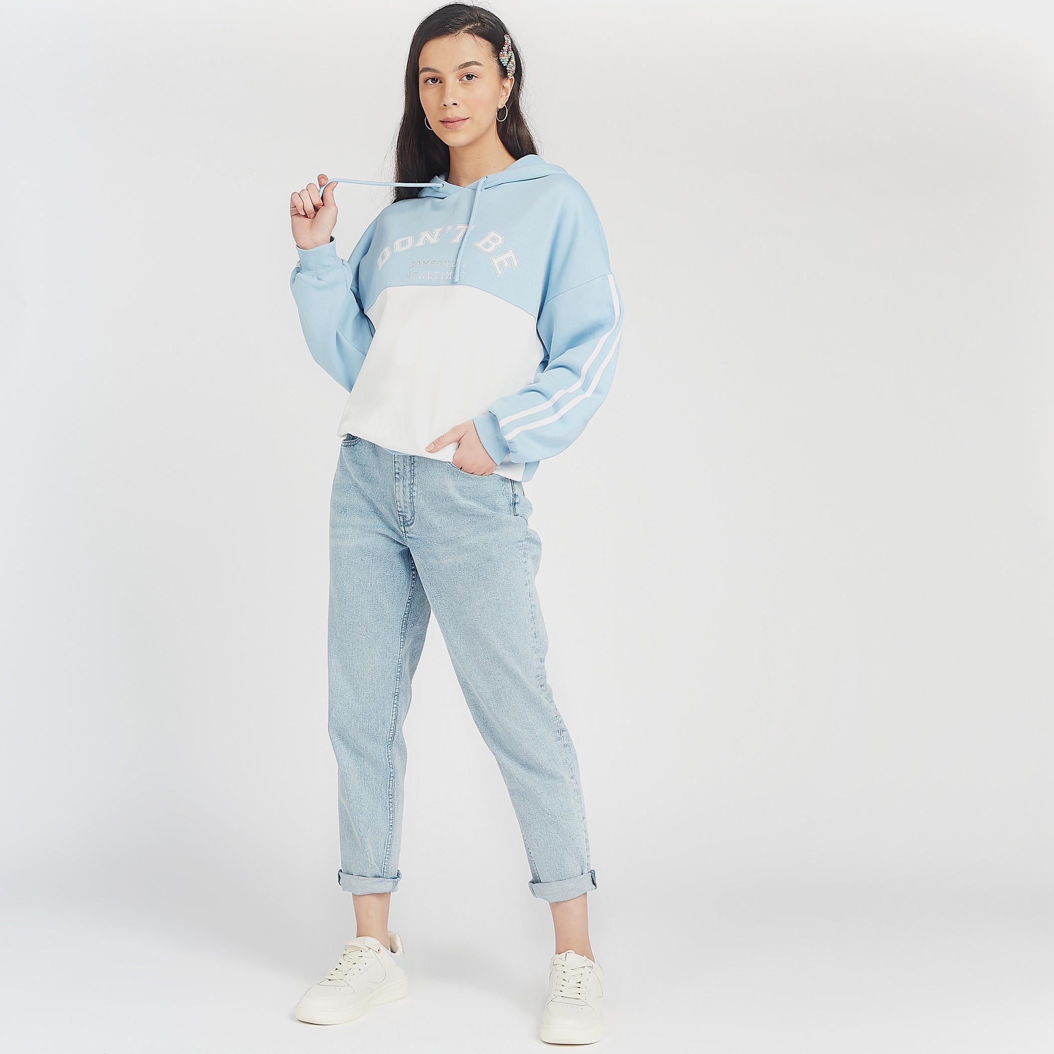 سويت شيرت مستدام قوالب ملوّنة بقبعة وأكمام طويلة-women-winterwear-hoodiesandsweatshirts-sweatshirts-image-6