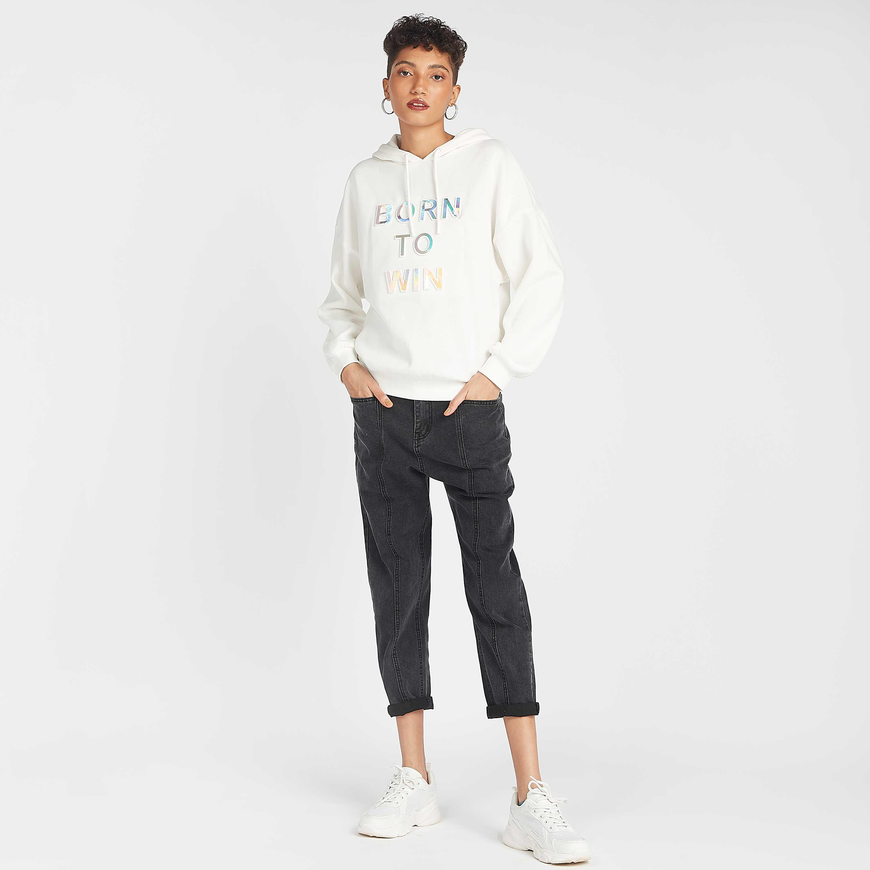 سويت شيرت مستدام بطبعات منقوشة وقبّعة وأكمام طويلة-women-winterwear-hoodiesandsweatshirts-sweatshirts-image-2