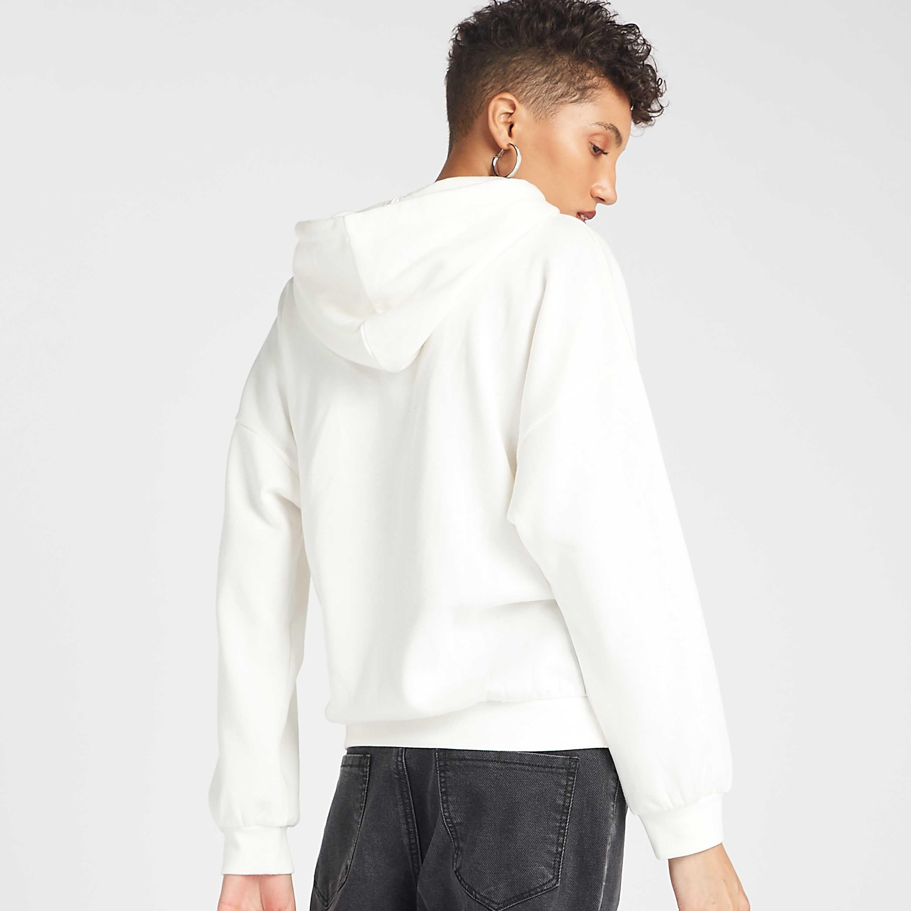 سويت شيرت مستدام بطبعات منقوشة وقبّعة وأكمام طويلة-women-winterwear-hoodiesandsweatshirts-sweatshirts-image-5