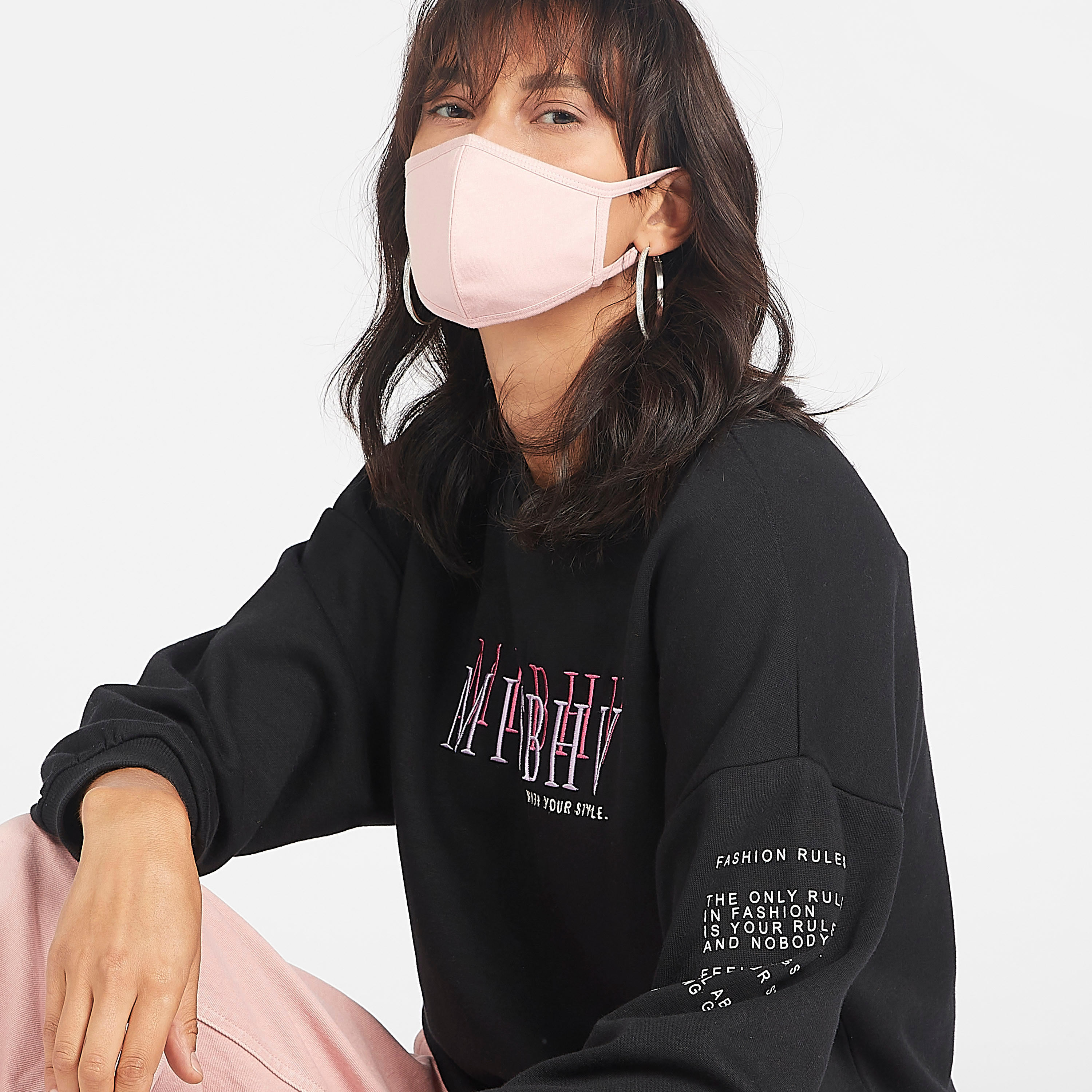 سويت شيرت مستدام بياقة ضيّقة وأكمام طويلة وطبعات-women-winterwear-hoodiesandsweatshirts-sweatshirts-image-6