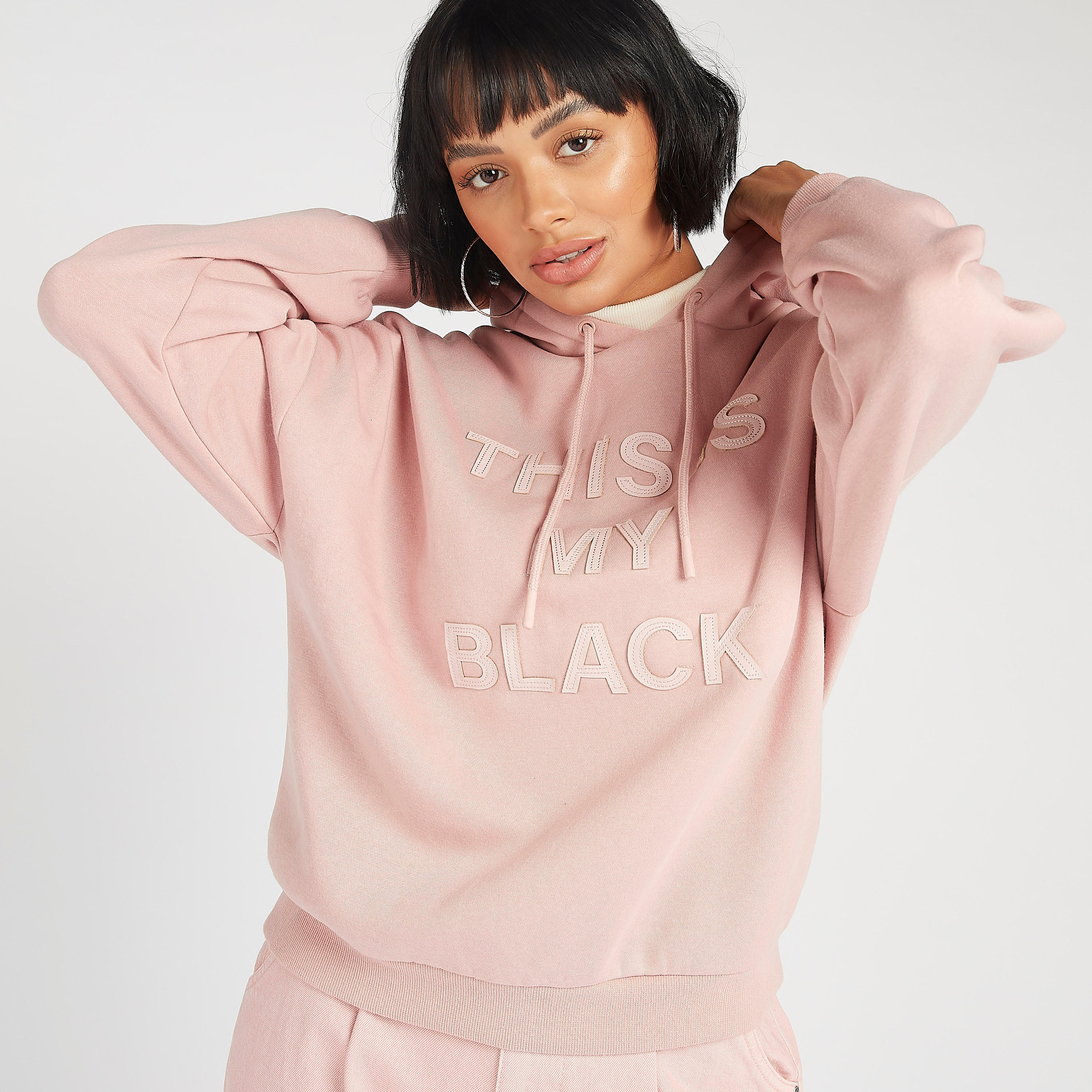 سويت شيرت مستدام بارز الملمس بأكمام طويلة وقبّعة-women-winterwear-hoodiesandsweatshirts-hoodies-image-2