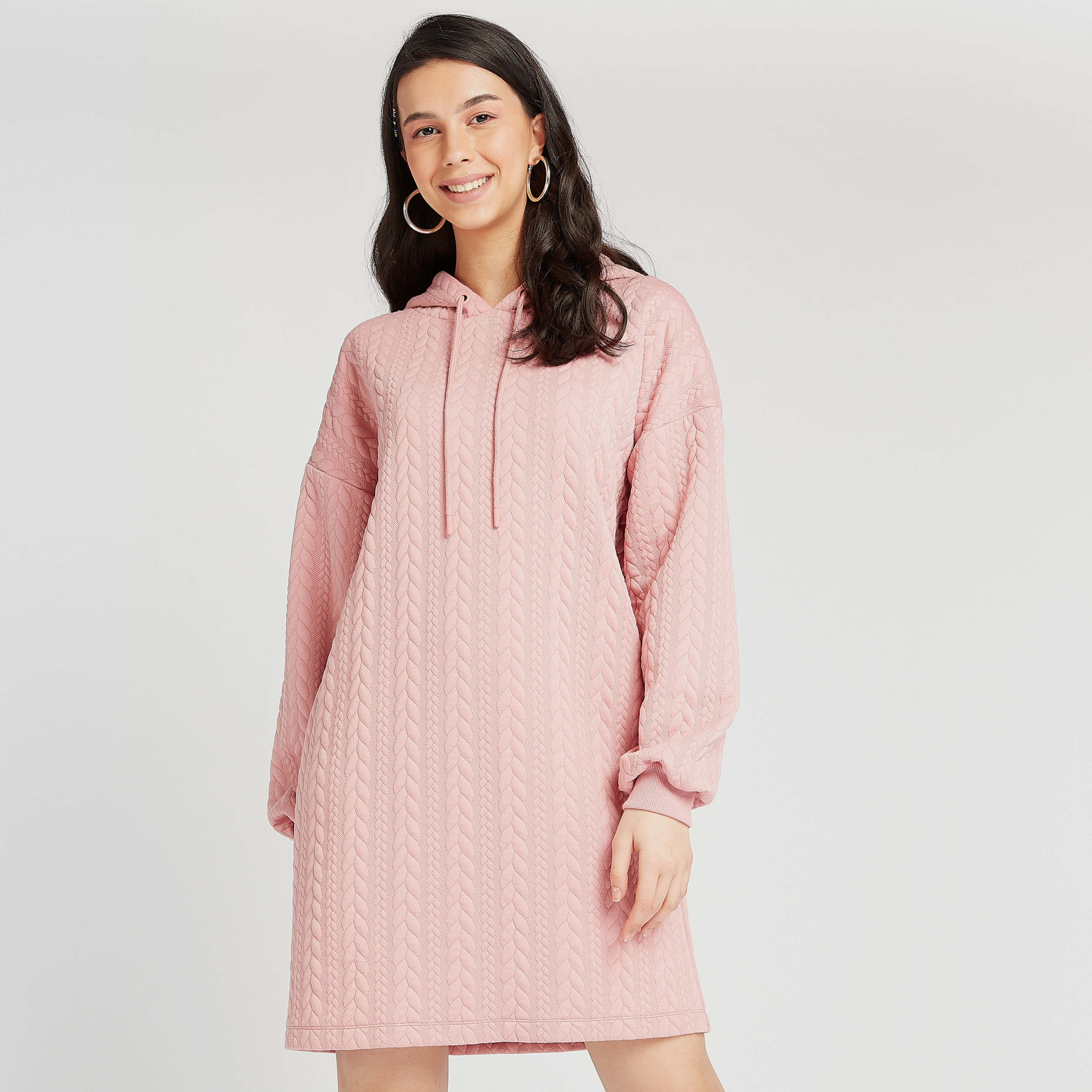فستان كنزة واسع قصير بغرز متداخلة مع قبّعة وأكمام طويلة-women-clothing-dresses-image-1