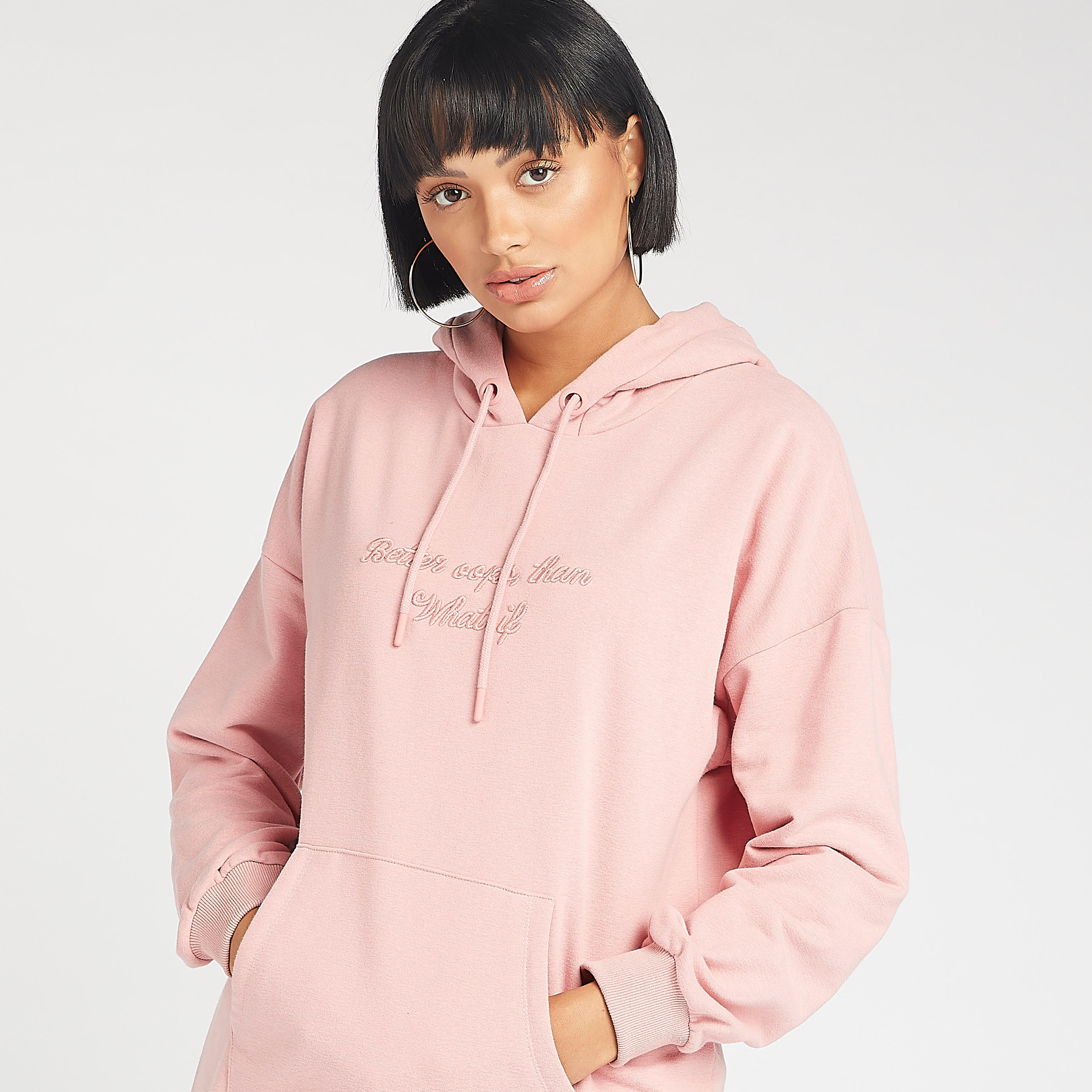 فستان مستدام قصير مطرّز مصمم بقبّعة مع أكمام طويلة-women-clothing-dresses-image-8