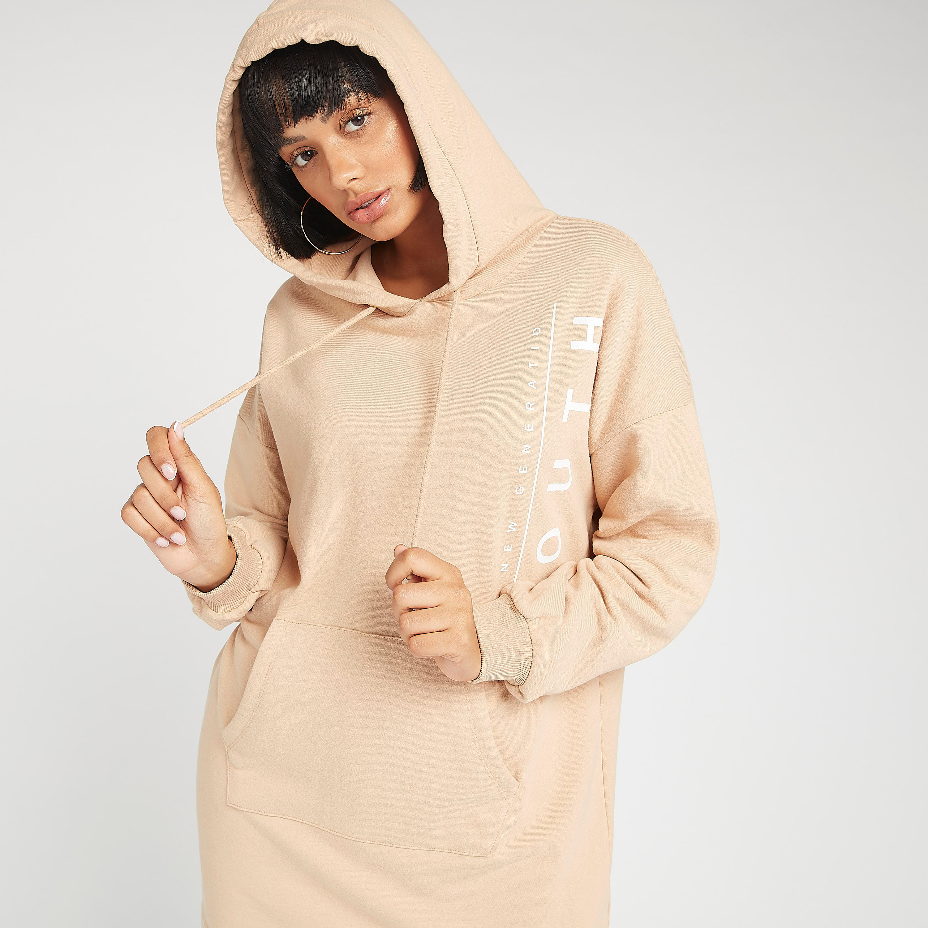 فستان مستدام قصير مصمم بقبّعة وأكمام طويلة وطبعات-women-clothing-dresses-image-6