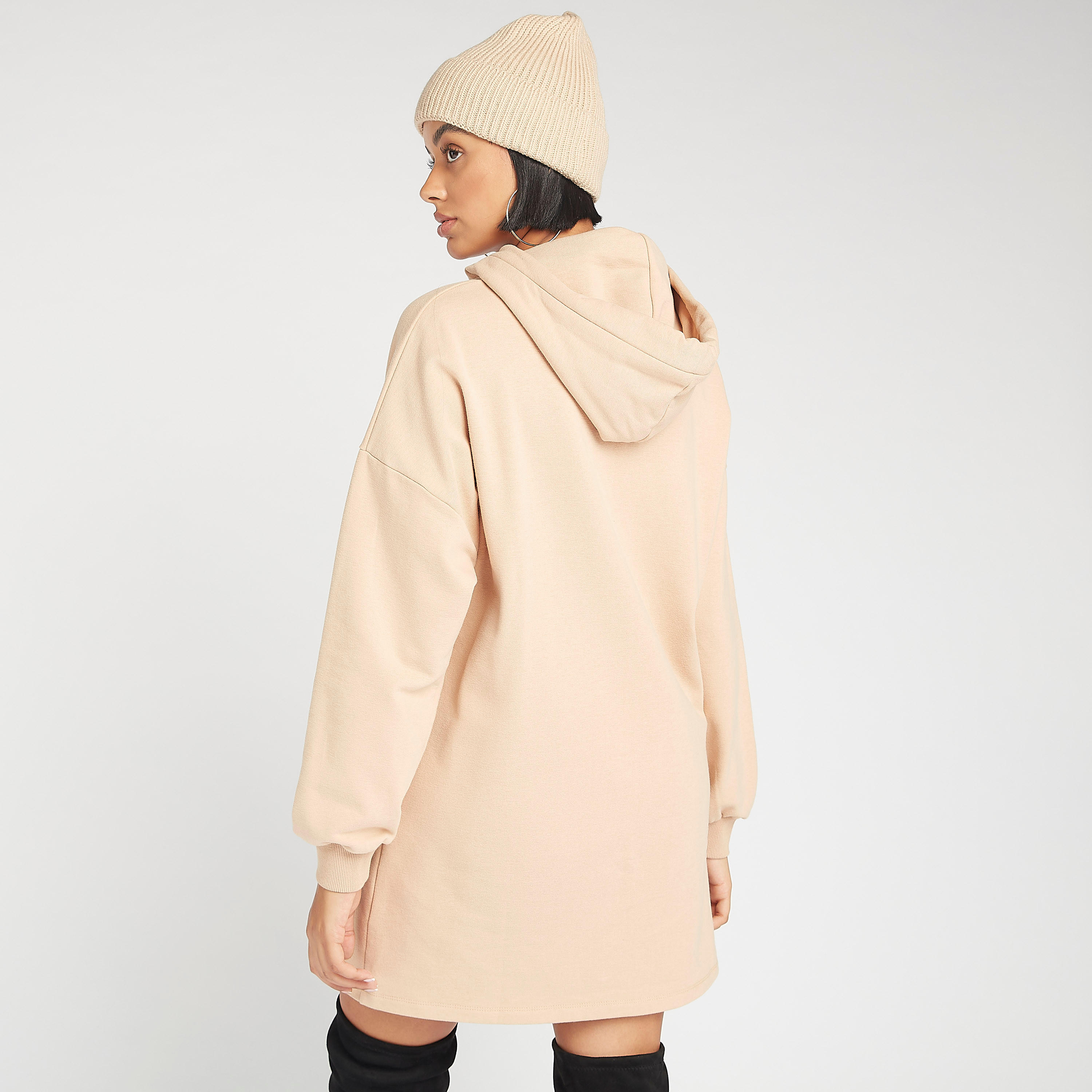 فستان مستدام قصير مصمم بقبّعة وأكمام طويلة وطبعات-women-clothing-dresses-image-7