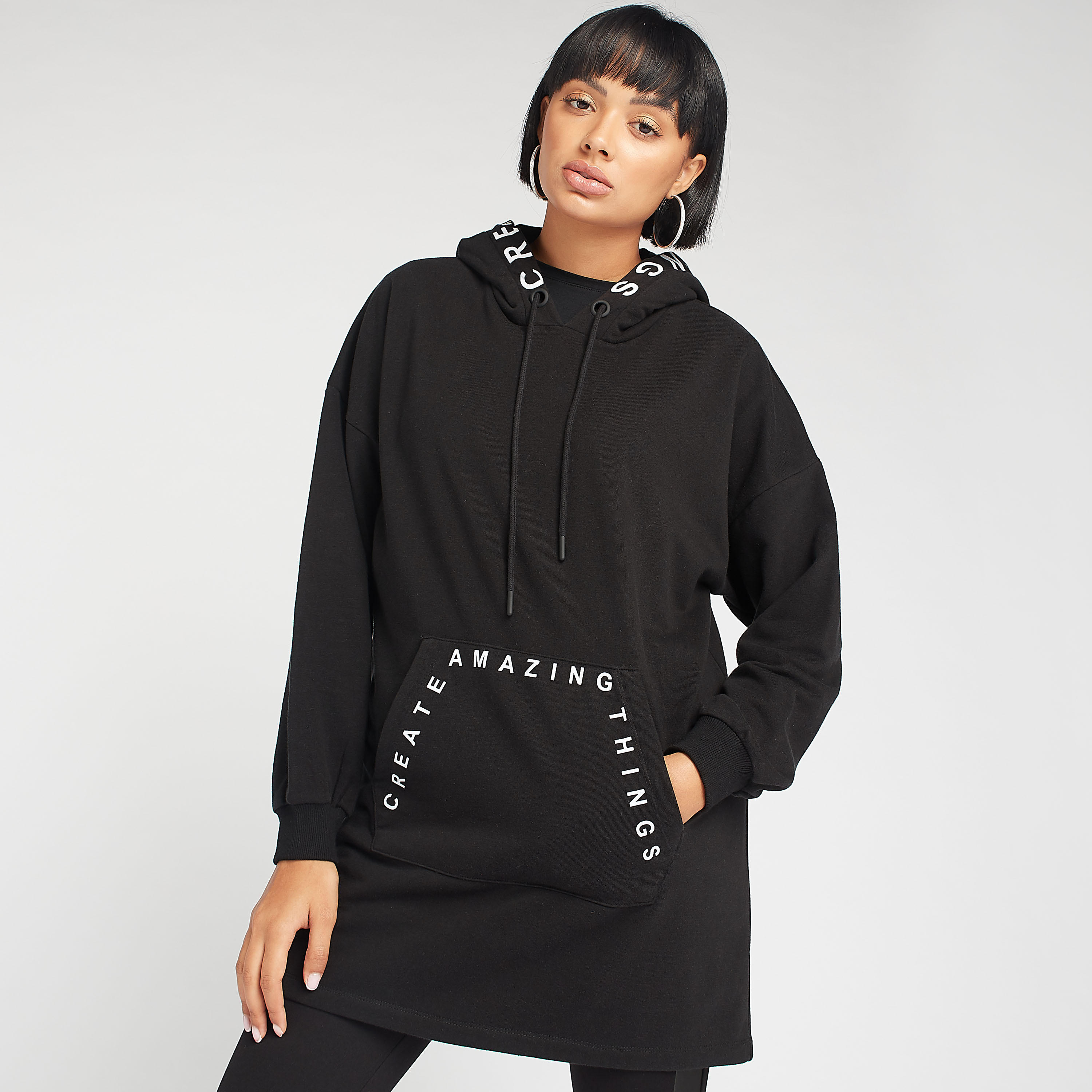 فستان مستدام قصير مصمم بقبّعة وأكمام طويلة وطبعات-women-clothing-dresses-image-1