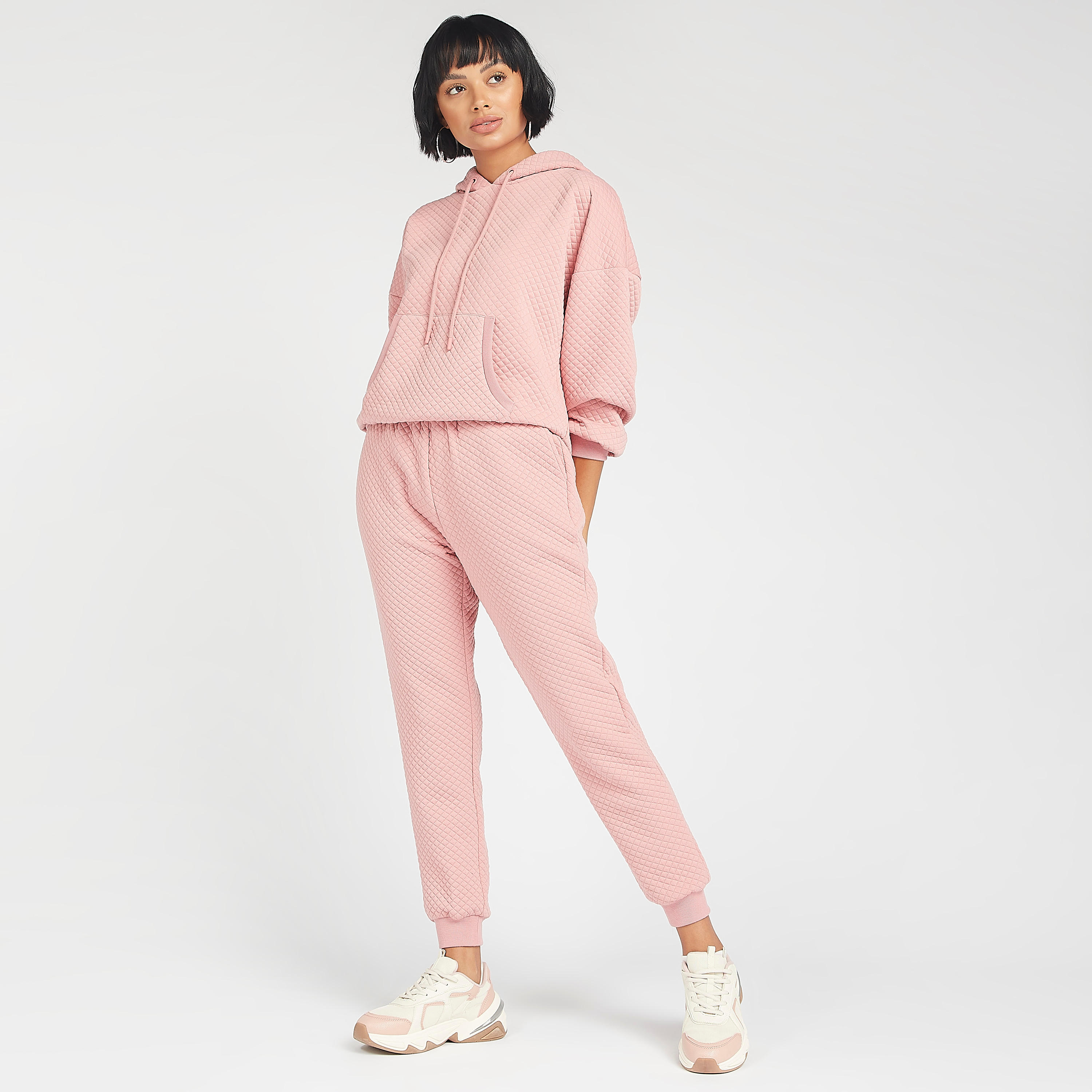 هودي مبطّن بأكمام طويلة وجيوب كنغر-women-winterwear-hoodiesandsweatshirts-hoodies-image-2