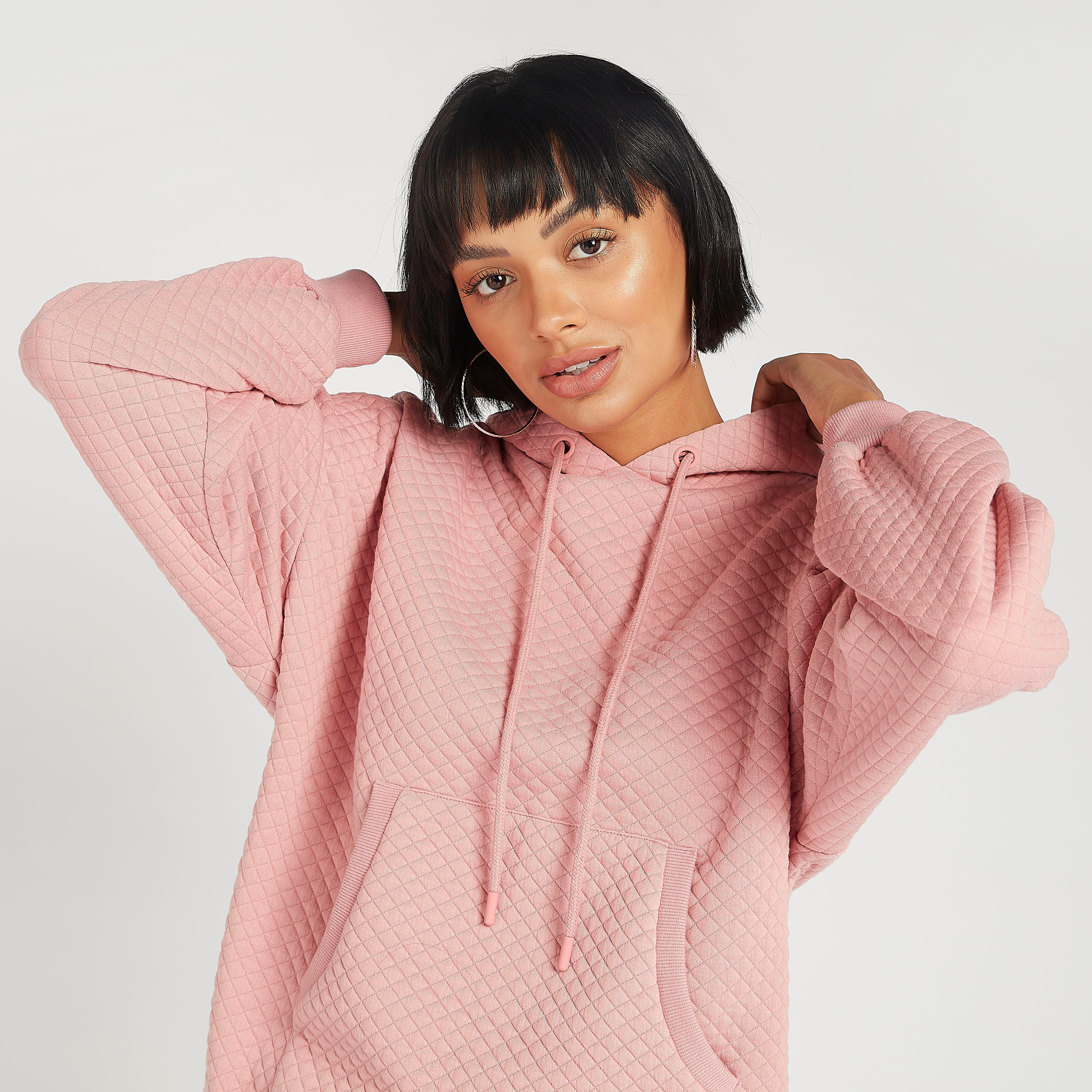 هودي مبطّن بأكمام طويلة وجيوب كنغر-women-winterwear-hoodiesandsweatshirts-hoodies-image-8