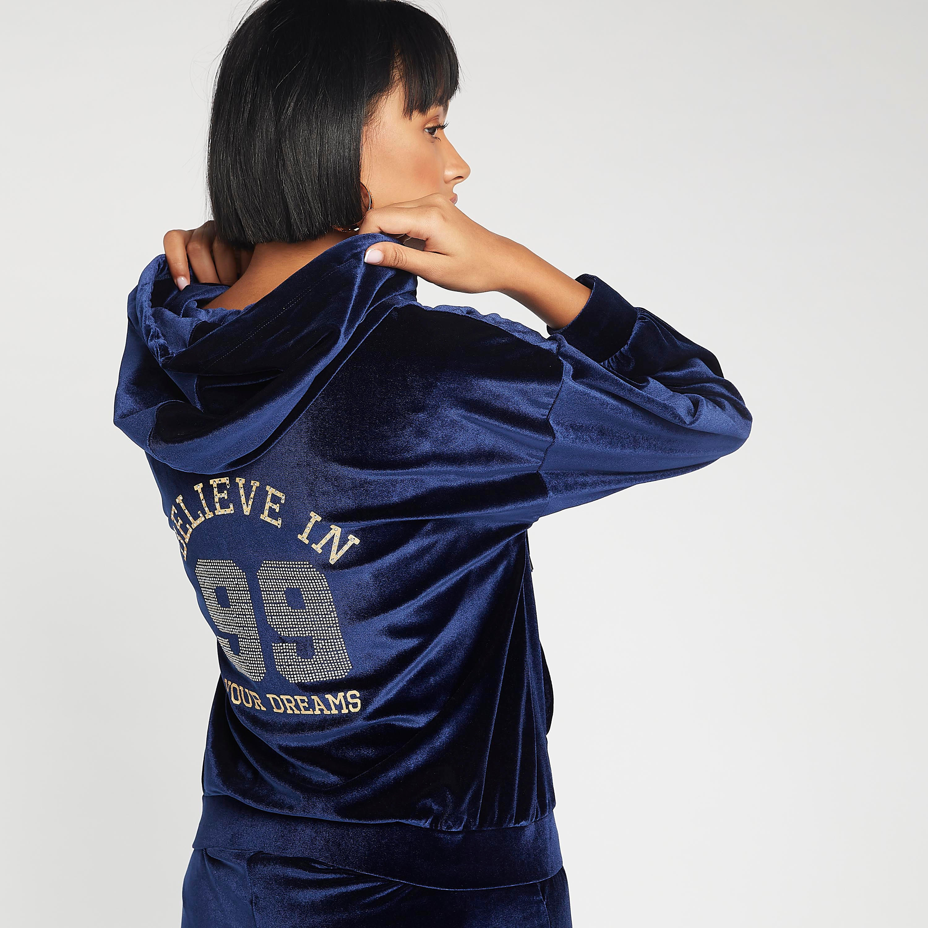 جاكيت قطيفة خفيف مزيّن بياقة بقبّعة مع سحّاب إغلاق-women-winterwear-coatsandjackets-jackets-image-4