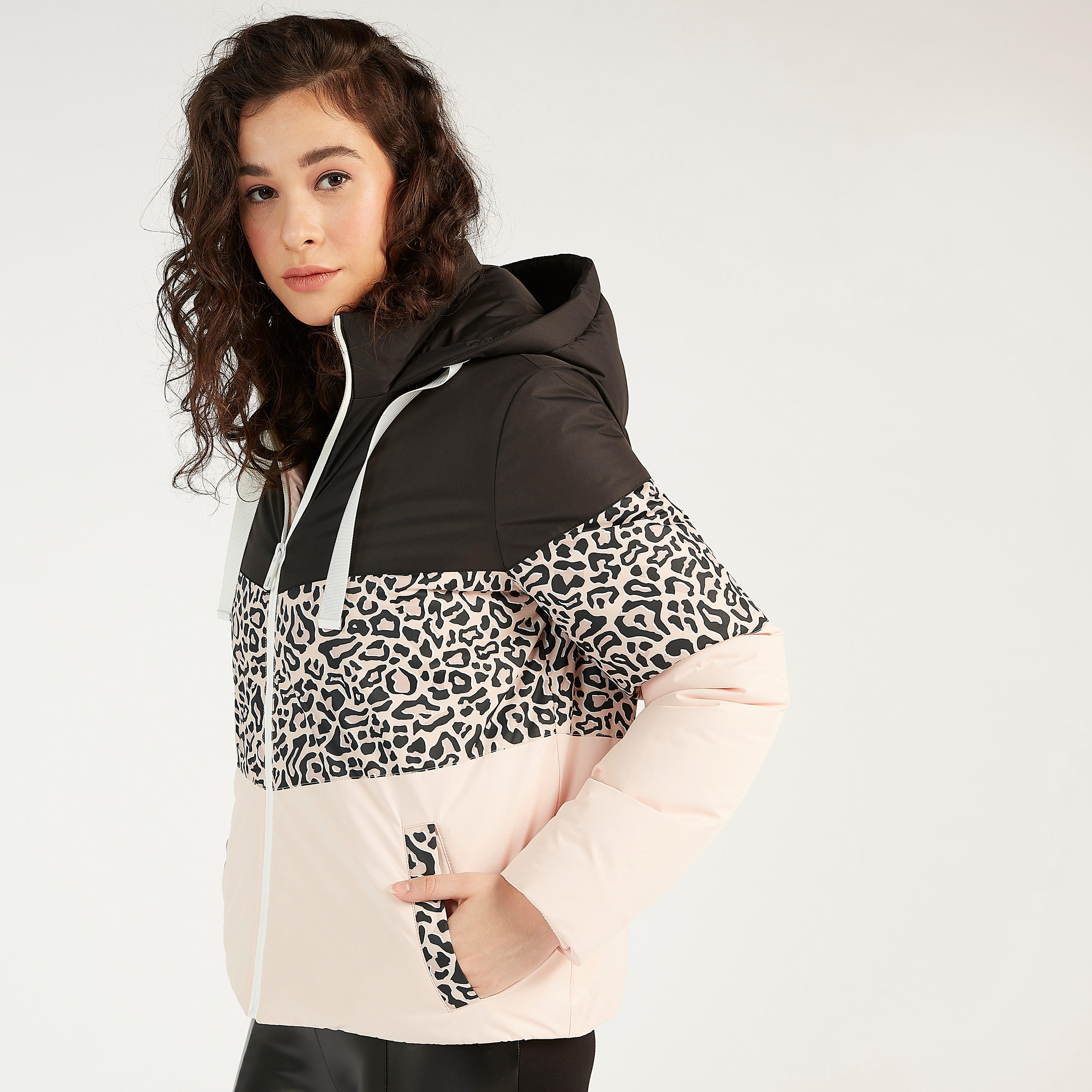 جاكيت منفوخ بطبعات حيوانات وقبّعة وجيوب-women-winterwear-coatsandjackets-jackets-image-5