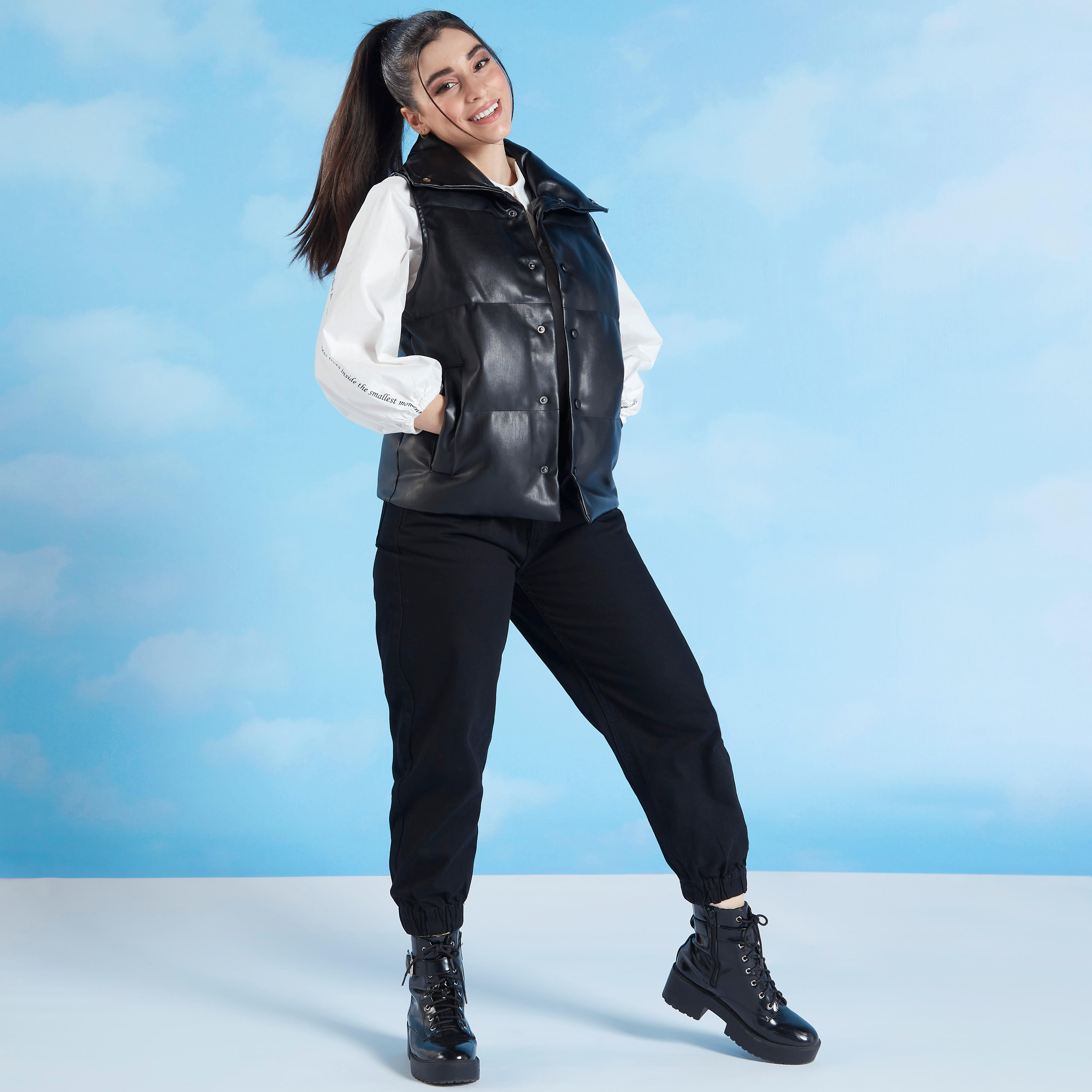 جيليه سادة بياقة عادية مع زر الإغلاق-women-winterwear-coatsandjackets-jackets-image-3
