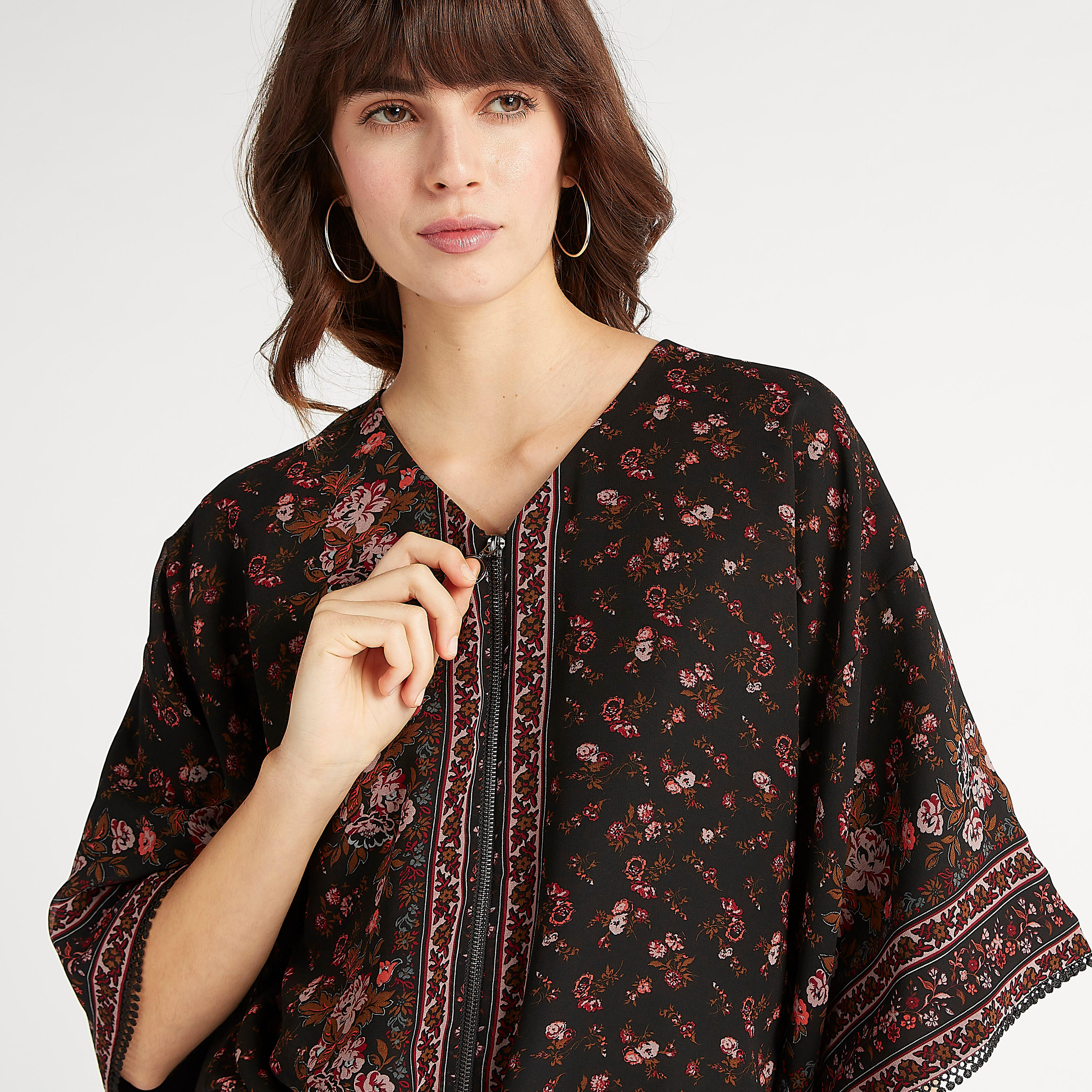 بلوزة بسحّاب وطبعات أزهار وياقة v وأكمام واسعة-women-clothing-shirtsandblouses-blouses-image-1