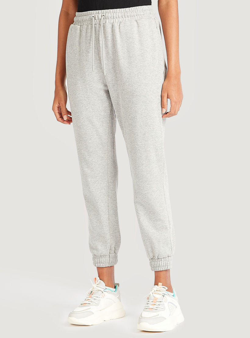بنطلون رياضي سادة بقصة سليم ورباط إغلاق-women-clothing-bottoms-joggers-image-5