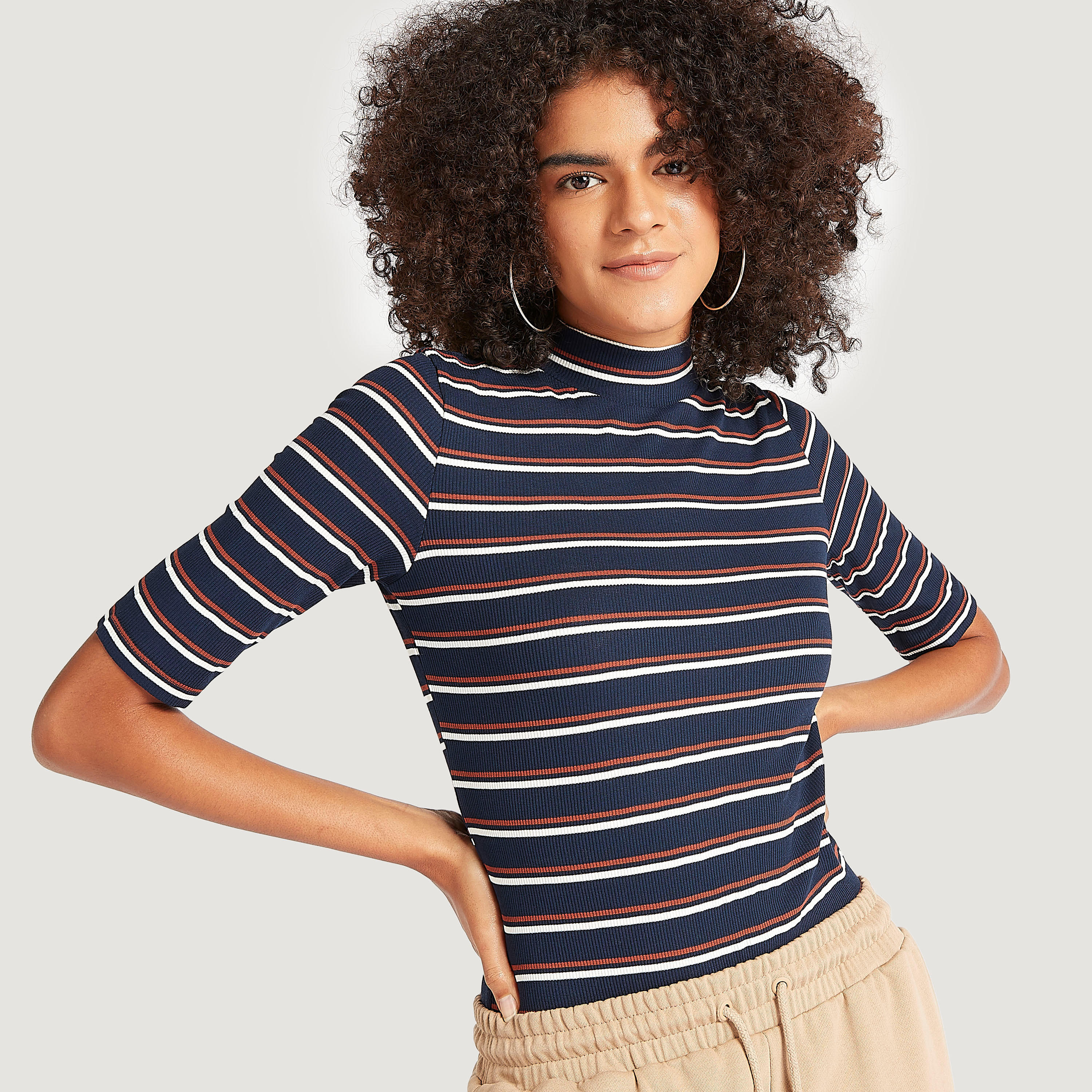 بودي سوت مخطّط بياقة عالية وأكمام قصيرة-women-clothing-tshirts-image-3