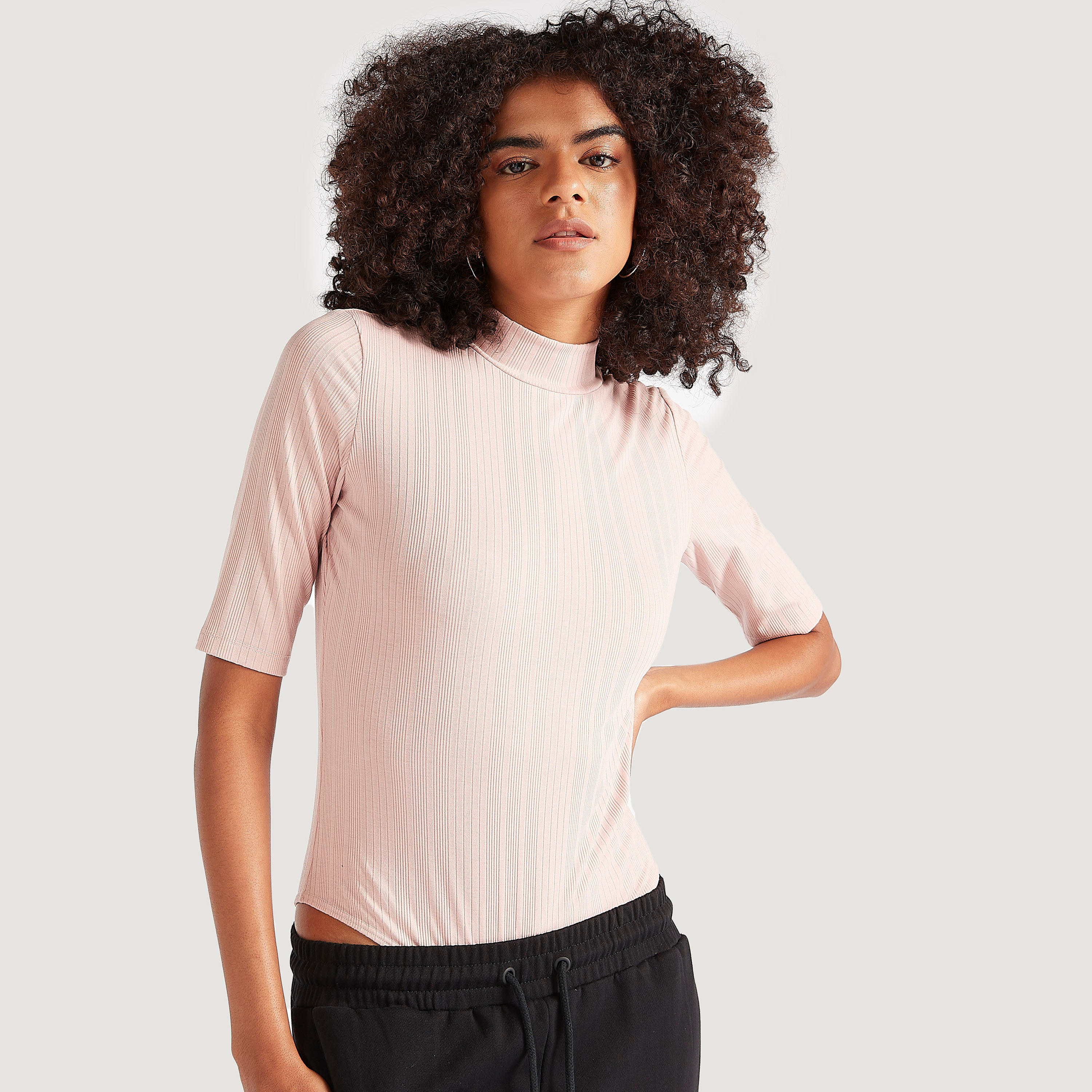 بودي سوت بارز الملمس بياقة عالية وأكمام قصيرة-women-clothing-tshirts-image-5