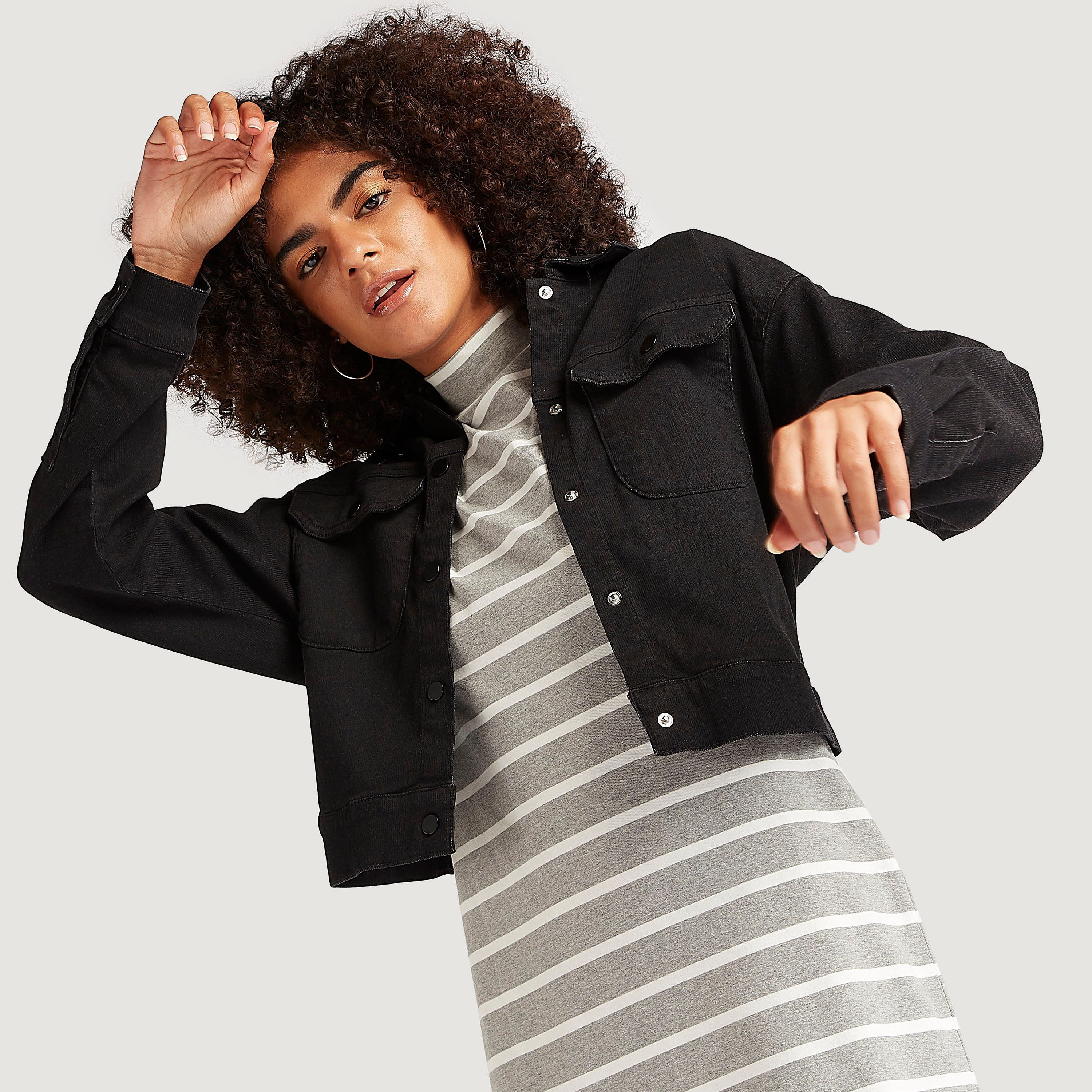 جاكيت تراكر دنيم مضلّعة بجيوب بطيّة وزر إغلاق-women-winterwear-coatsandjackets-jackets-image-6