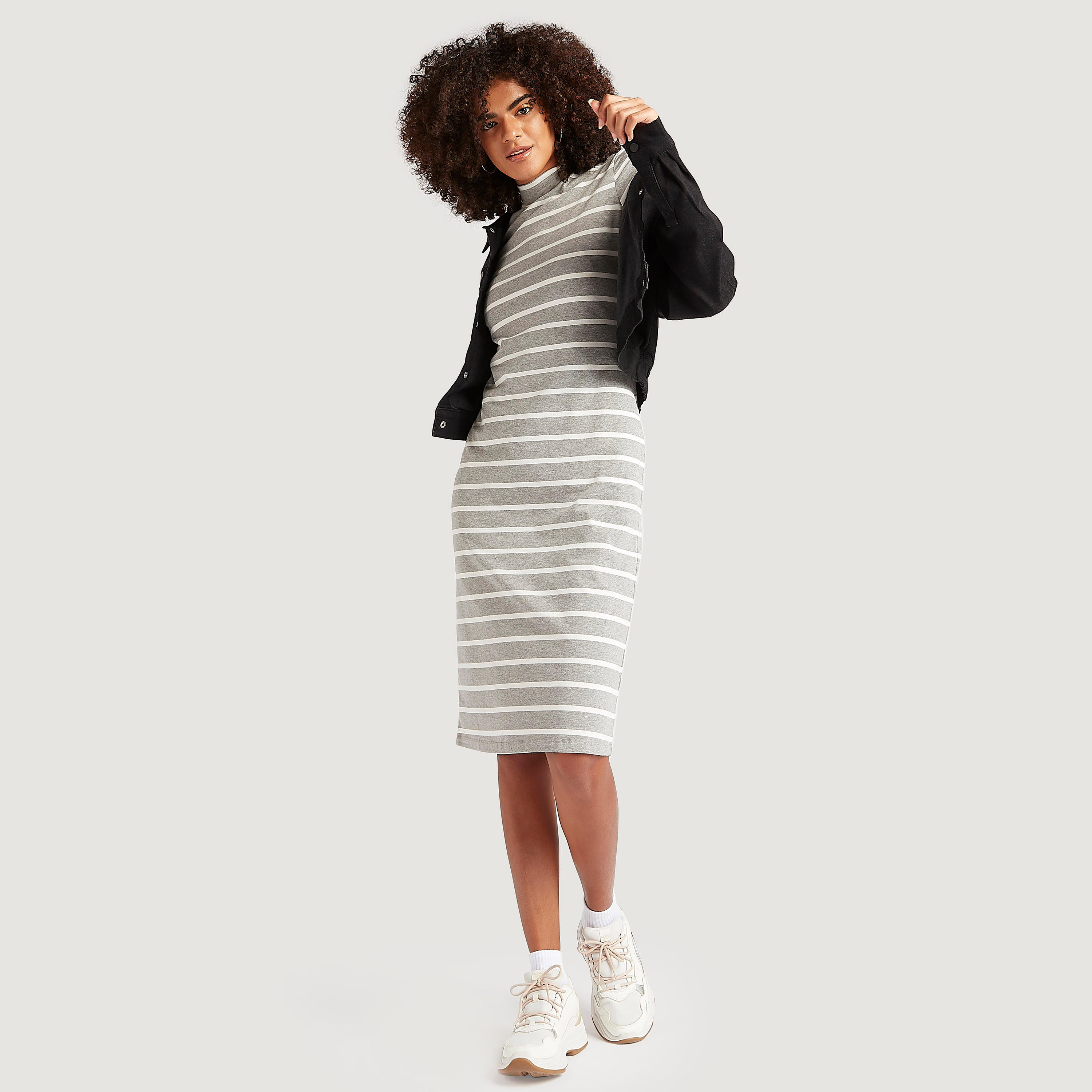 جاكيت تراكر دنيم مضلّعة بجيوب بطيّة وزر إغلاق-women-winterwear-coatsandjackets-jackets-image-5