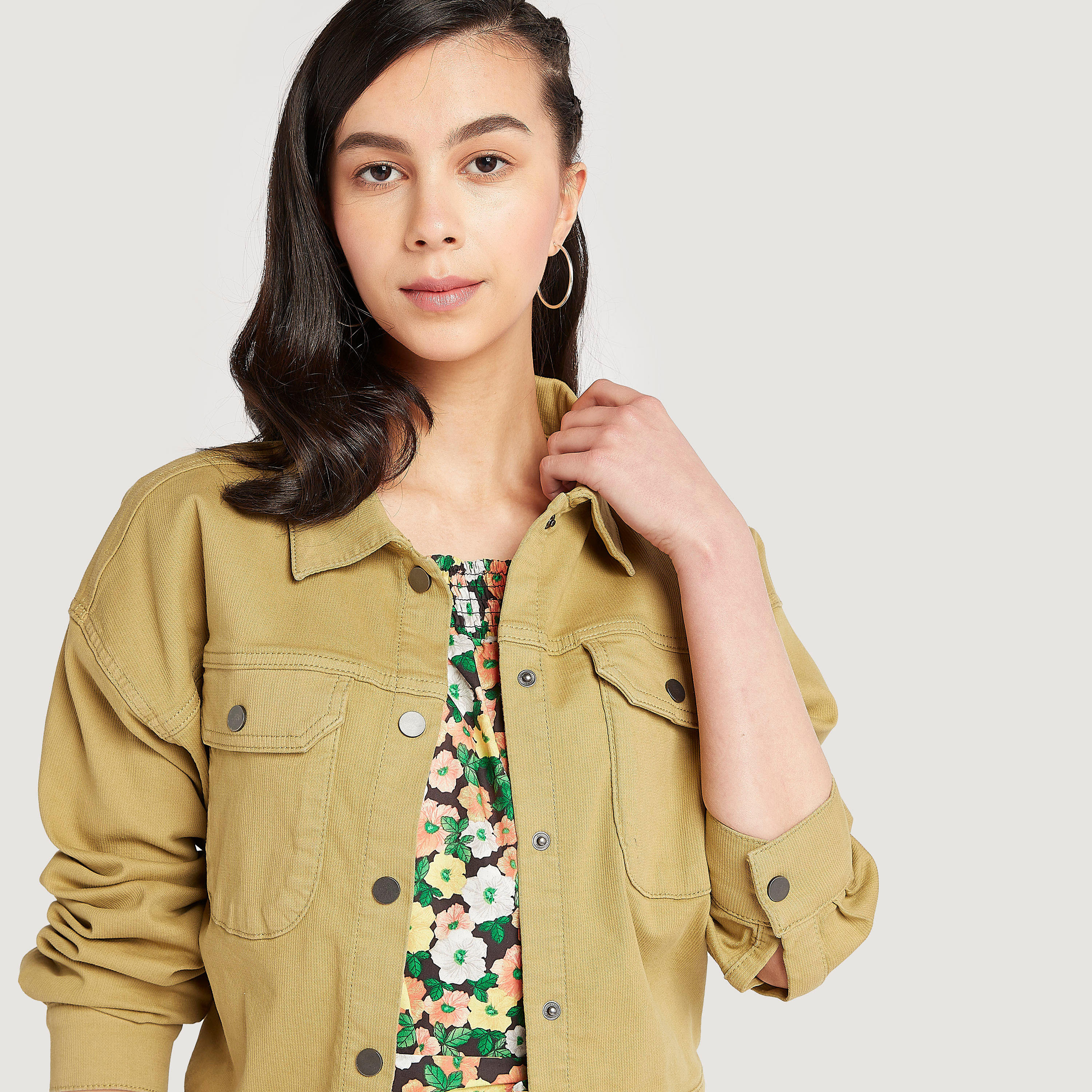 جاكيت تراكر دينم مضلّع بجيوب بطيّة وأكمام طويلة-women-winterwear-coatsandjackets-jackets-image-1